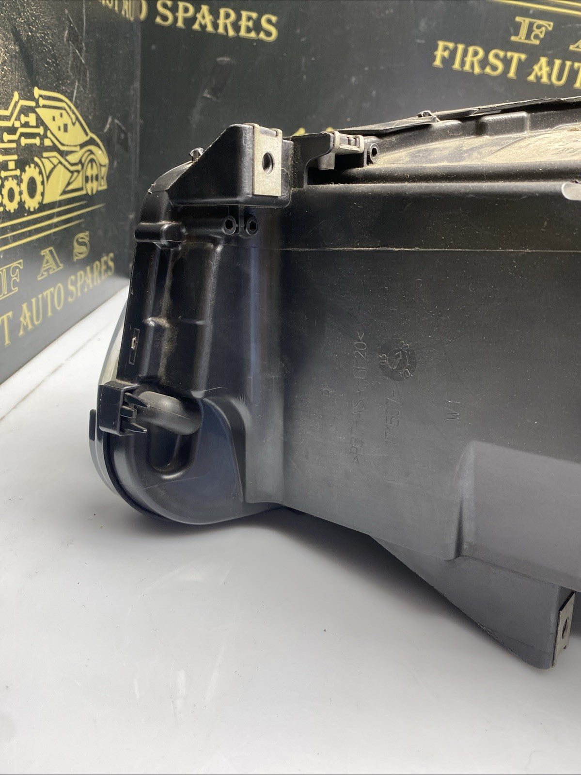 BMW 5 SERIES 2010-2013 HEADLIGHT DRIVER RIGHT SIDE 1LL010131-04 (P70)