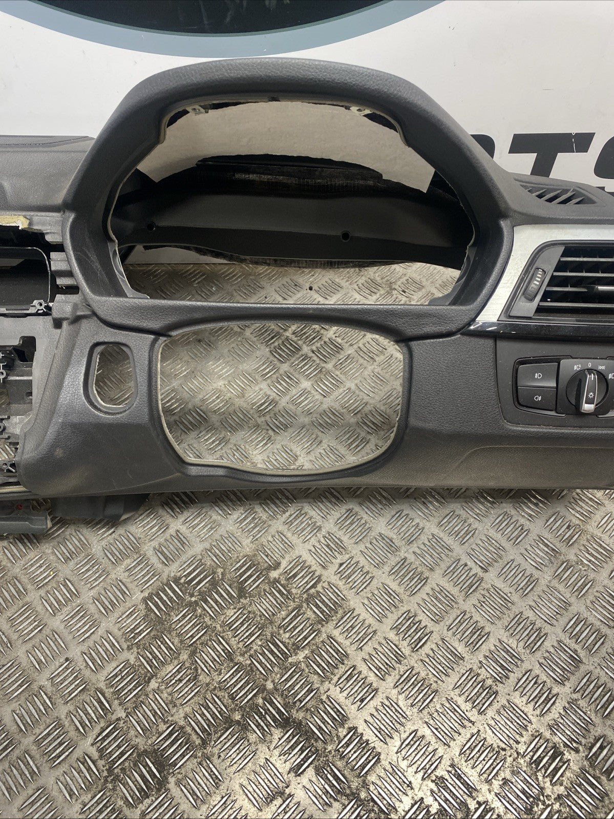 BMW 3 SERIES HARMAN KARDON DASHBOARD PANEL F30 F31 F32 F33 F36