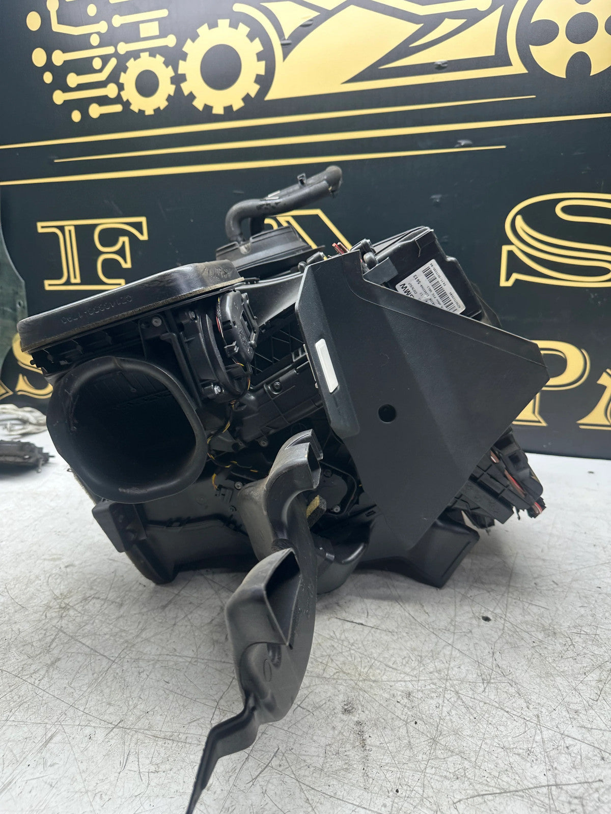 BMW X1 F48 / MINI F60 Heater Box Unit with Blower Motor 9383118/9263409