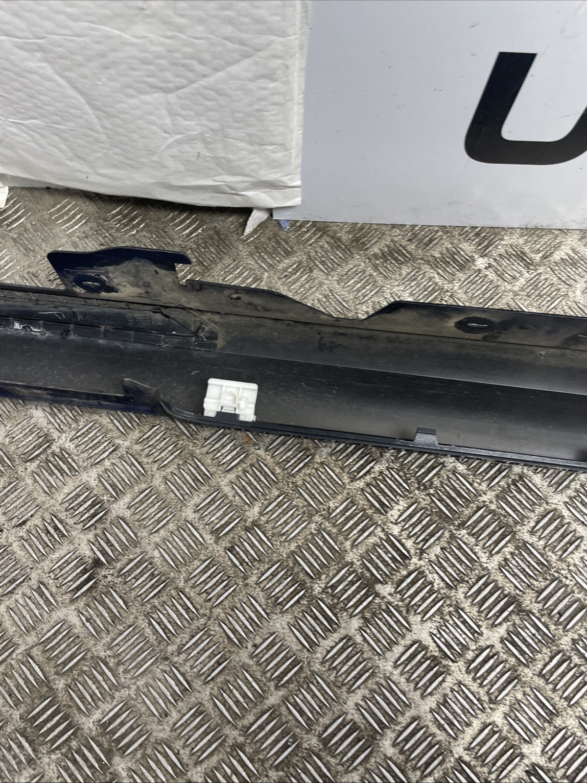 Bmw 5 series side skirt passenger left 2016-2023 m sport 8070341