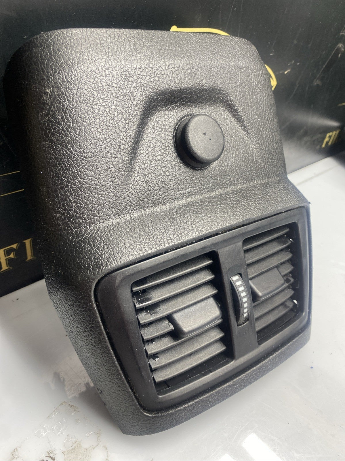 BMW 2 F45 2015 Rear air vent grill 9319567 DVV22869