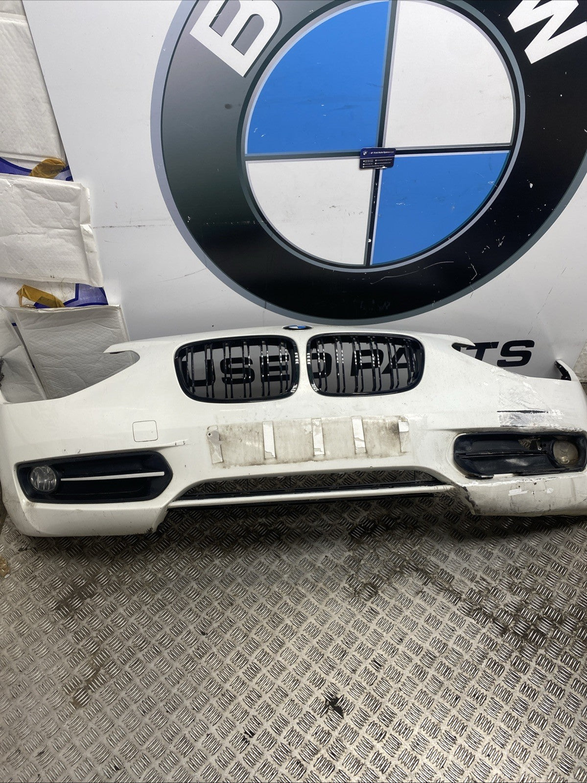 BMW 1 SERIES F20 2012 13 14 Complete Front Bumper Assembly  Alpine White 300
