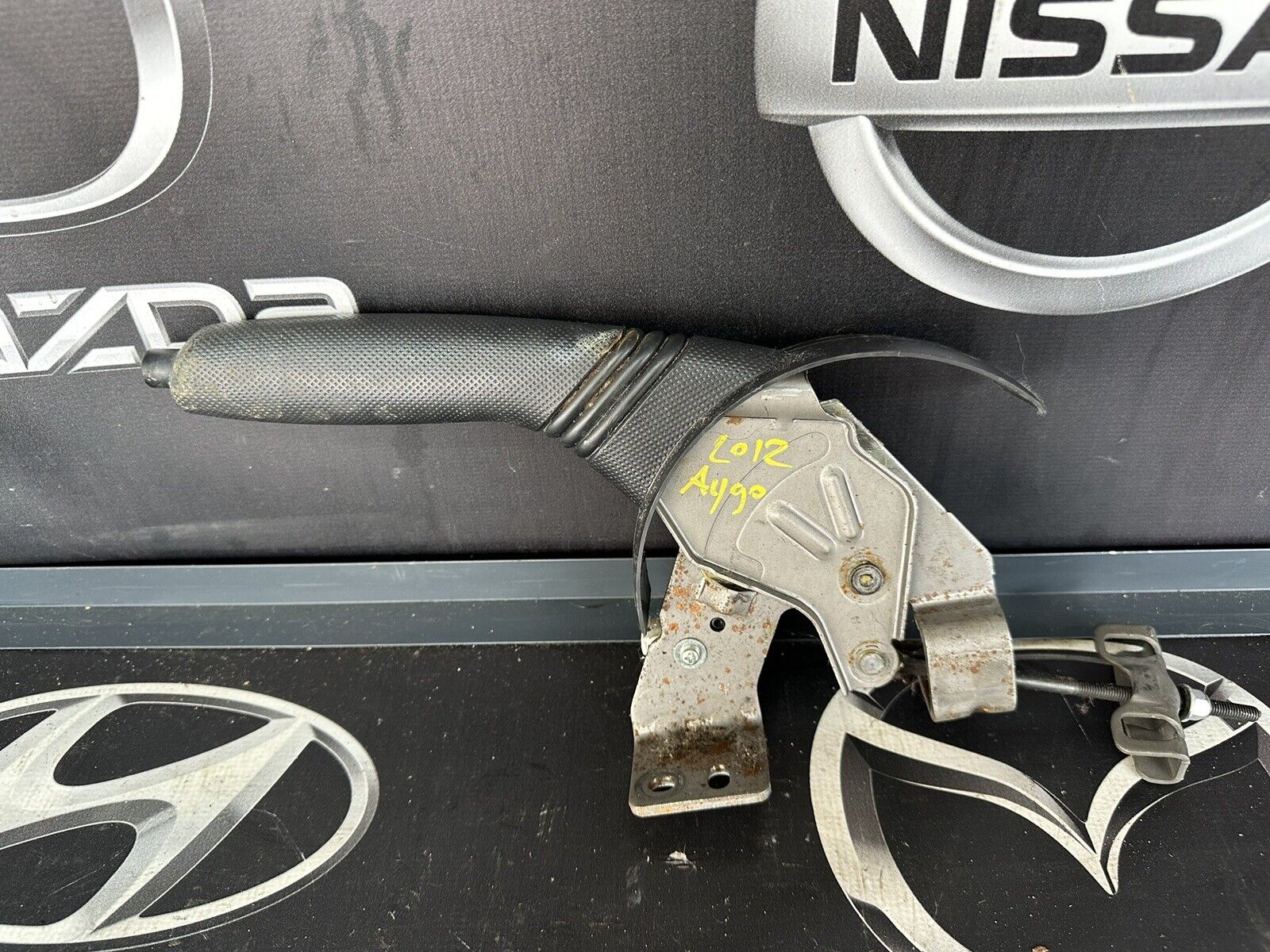 TOYOTA AYGO HANDBRAKE 2012