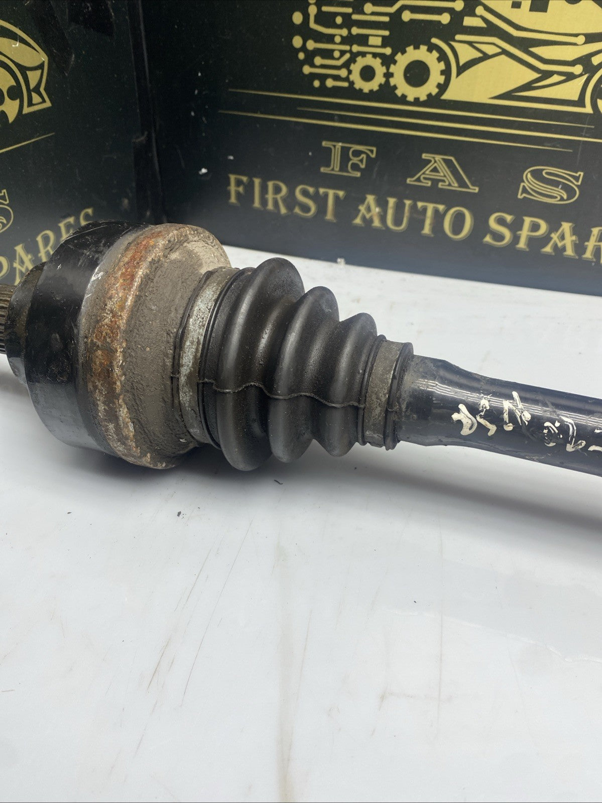 BMW F series F2XX - F3XX Rear Left Driveshaft 33207597689 GKN 7640261 USED