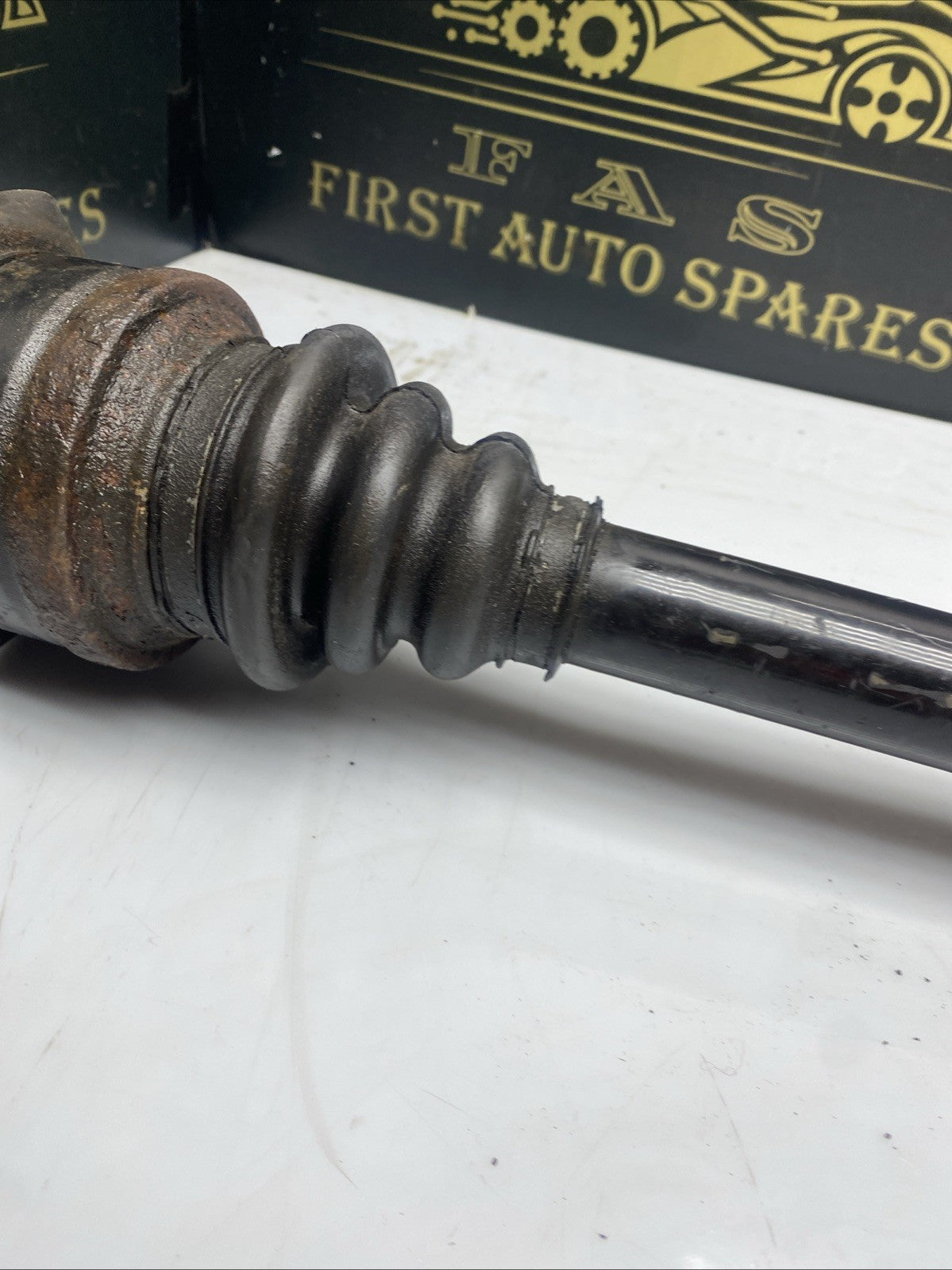 BMW 5 Series F10 F11 520d N47N Output Drive Shaft Left Passenger N/S 7581027