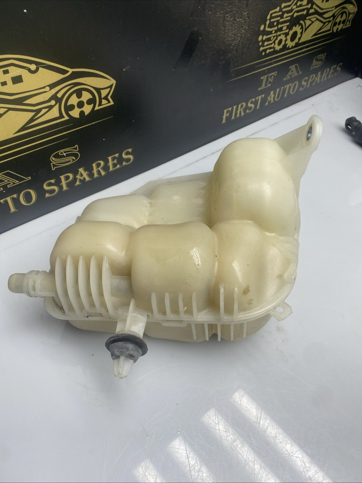 BMW 2 SERIES F45 F46 1.5 DIESEL B37 EXPANSION TANK OVERFLOW BOTTLE 8687503