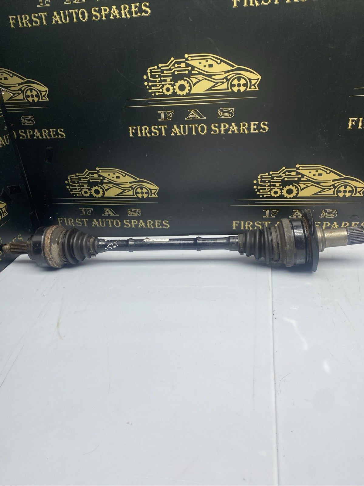 BMW F series F2XX - F3XX Rear Left Driveshaft 33207597689 GKN 7640261 USED