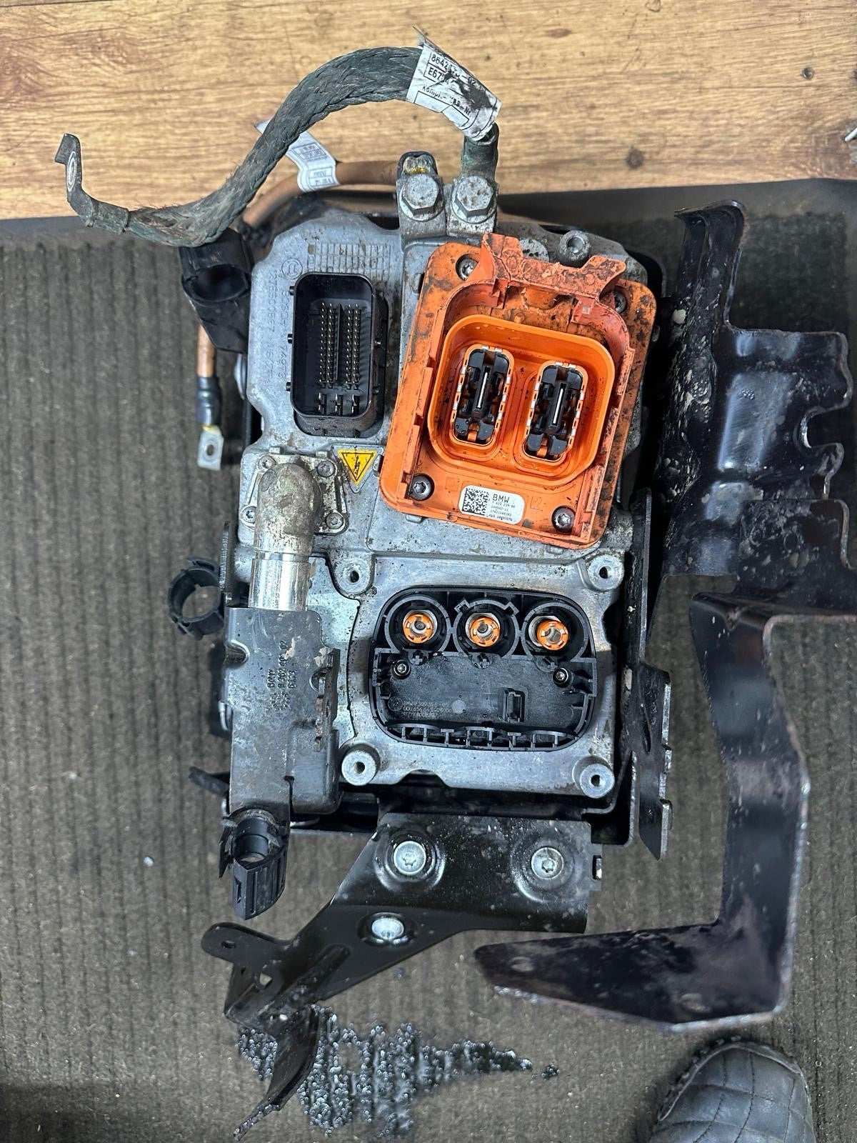 BMW 3 Series F30 330e Hybrid Voltage Converter Inverter & ECU 8679666 (2018)