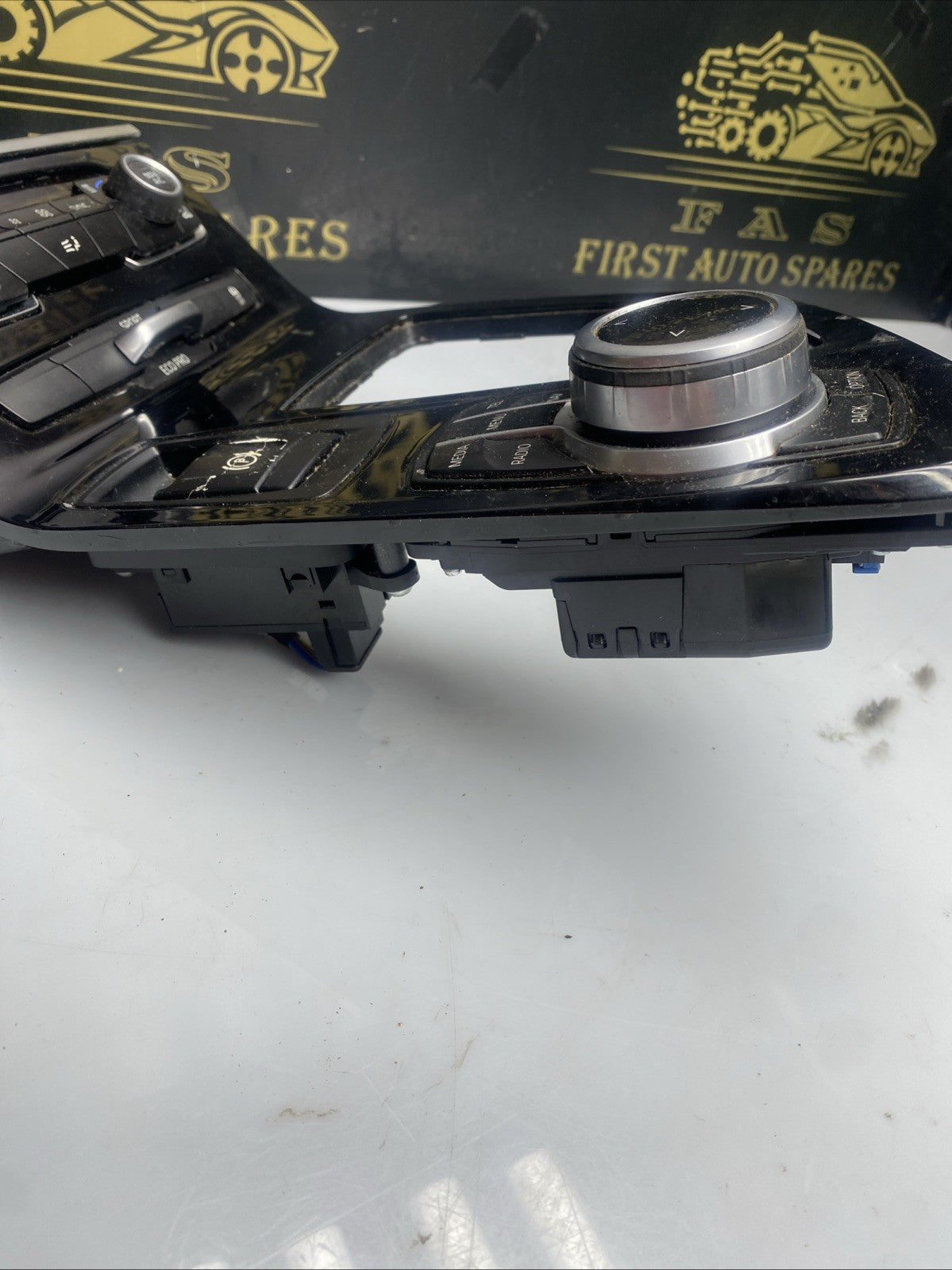 BMW 2 SERIES F45  2014 CENTRE CONSOLE SURROUND COMPLETE 9287612