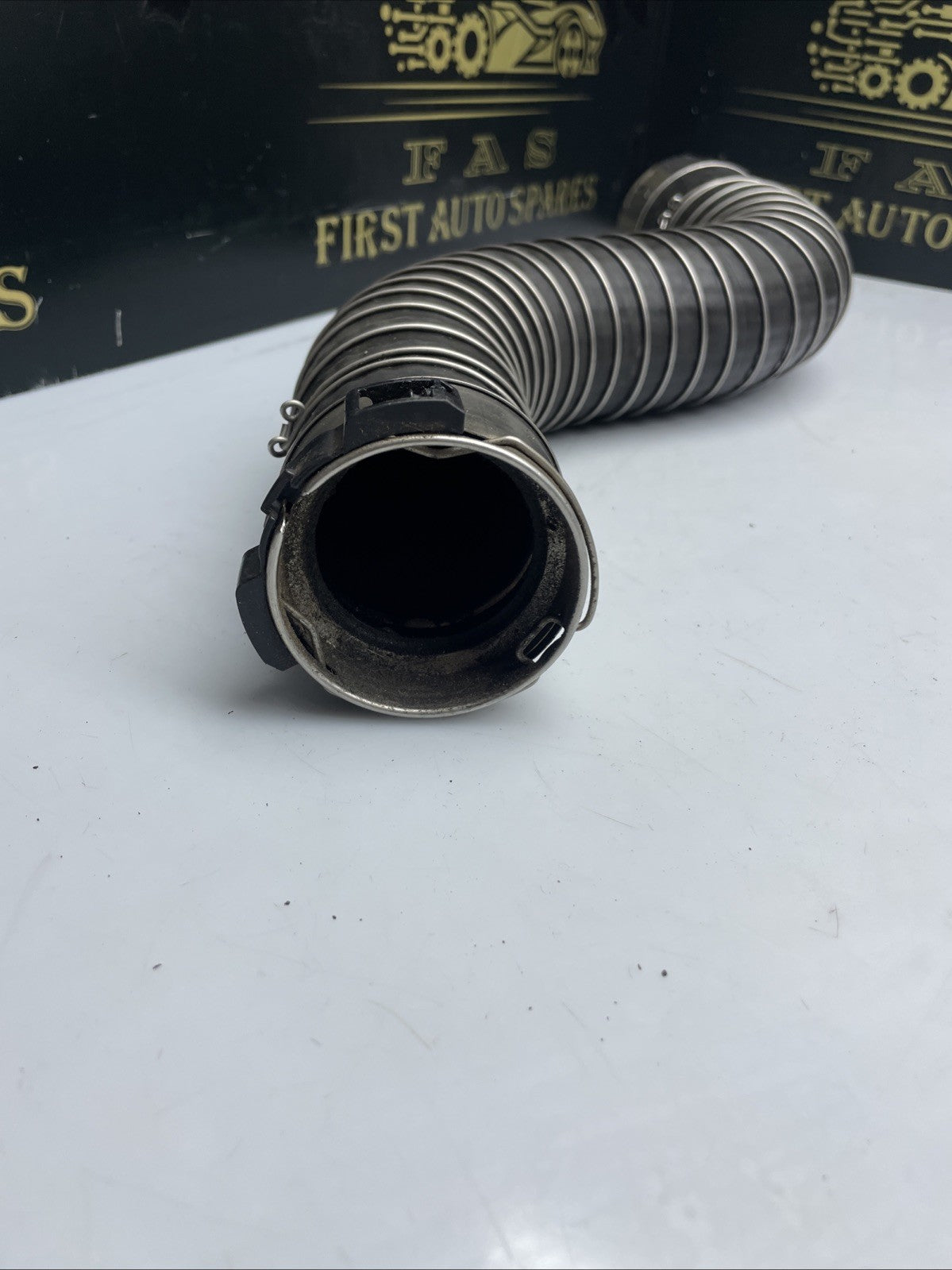 BMW 5 SERIES G30 G31 B47 2.0d BOOST PIPE CHARGE AIR INTERCOOLER 8572858