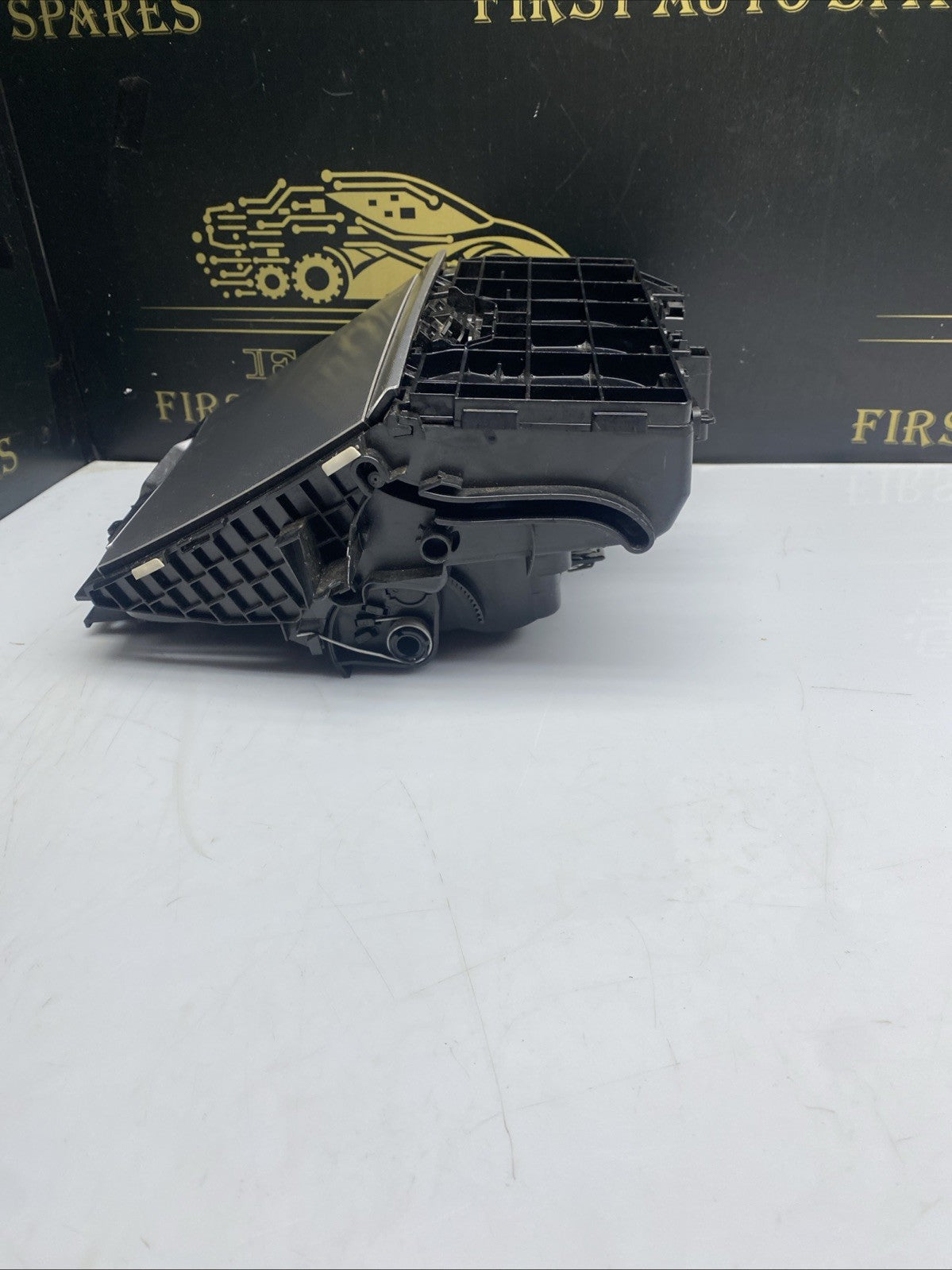 BMW SERIES 3 G20 G21 FRONT CENTRE CONSOLE ASHTRAY STORAGE COMPARTMENT 2019