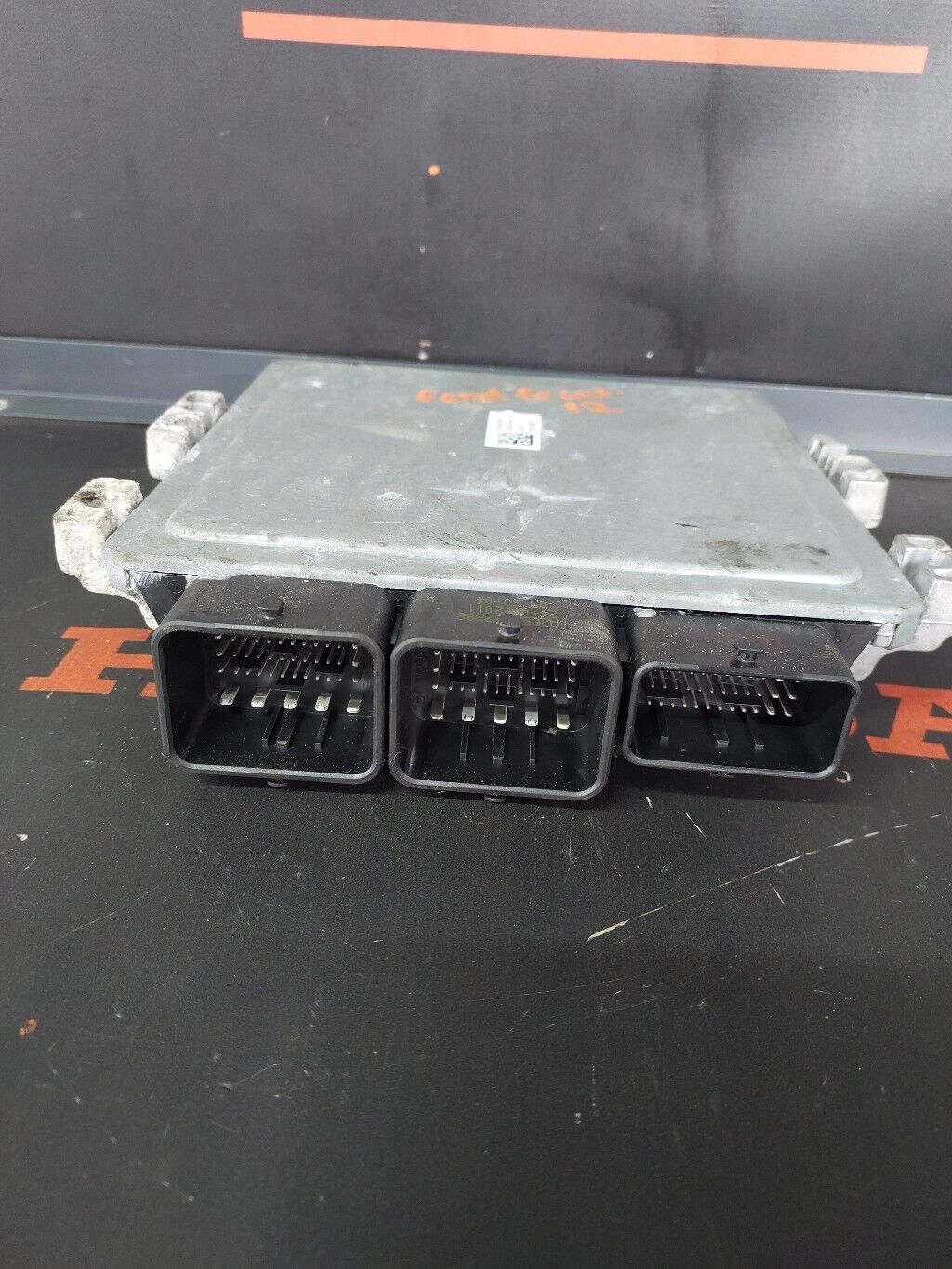 FORD FOCUS DIESEL ENGINE ECU 2012 BV6112A650NE