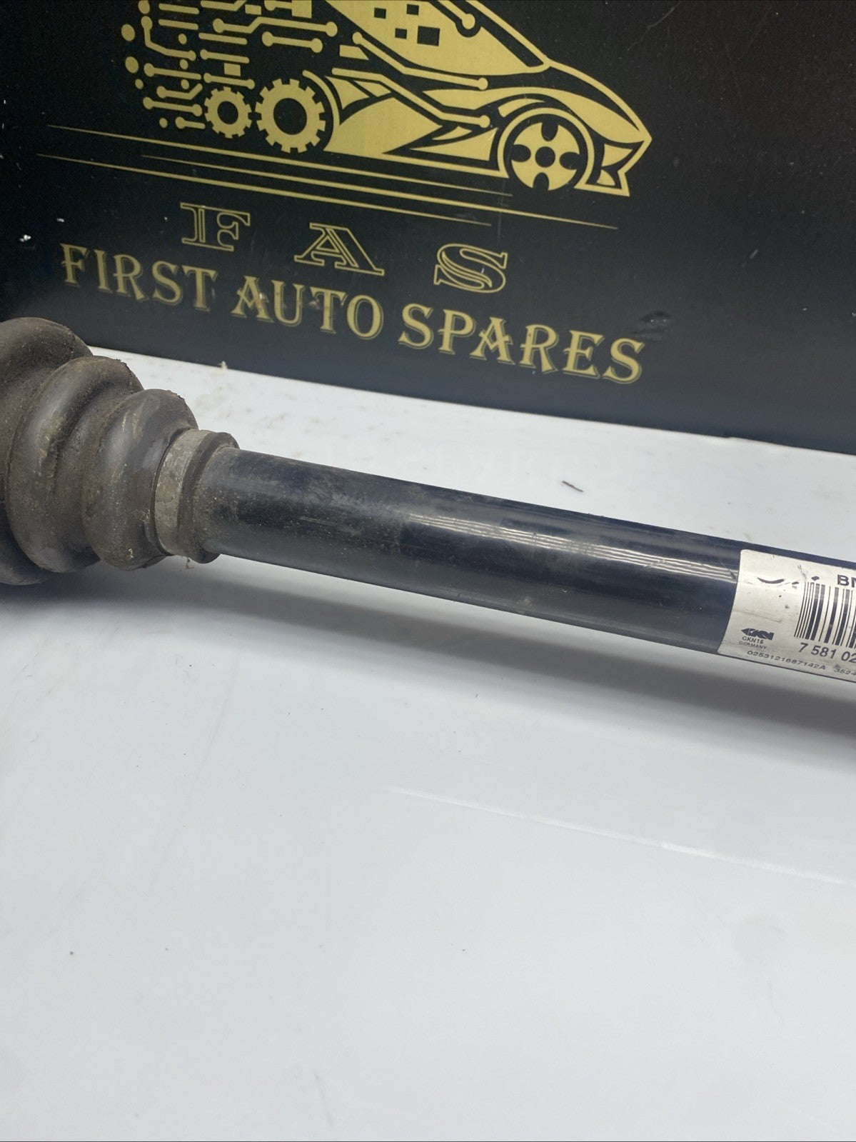 BMW 5 Series F10 F11 520d N47N Output Drive Shaft Right Driver O/S 7581028