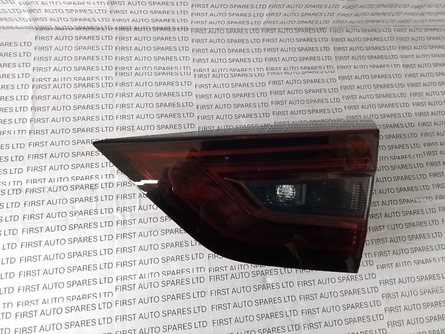 2024 NISSAN JUKE F16 REAR LIGHT ON TAILGATE DRIVERS SIDE RIGHT  26555-6PA0A 