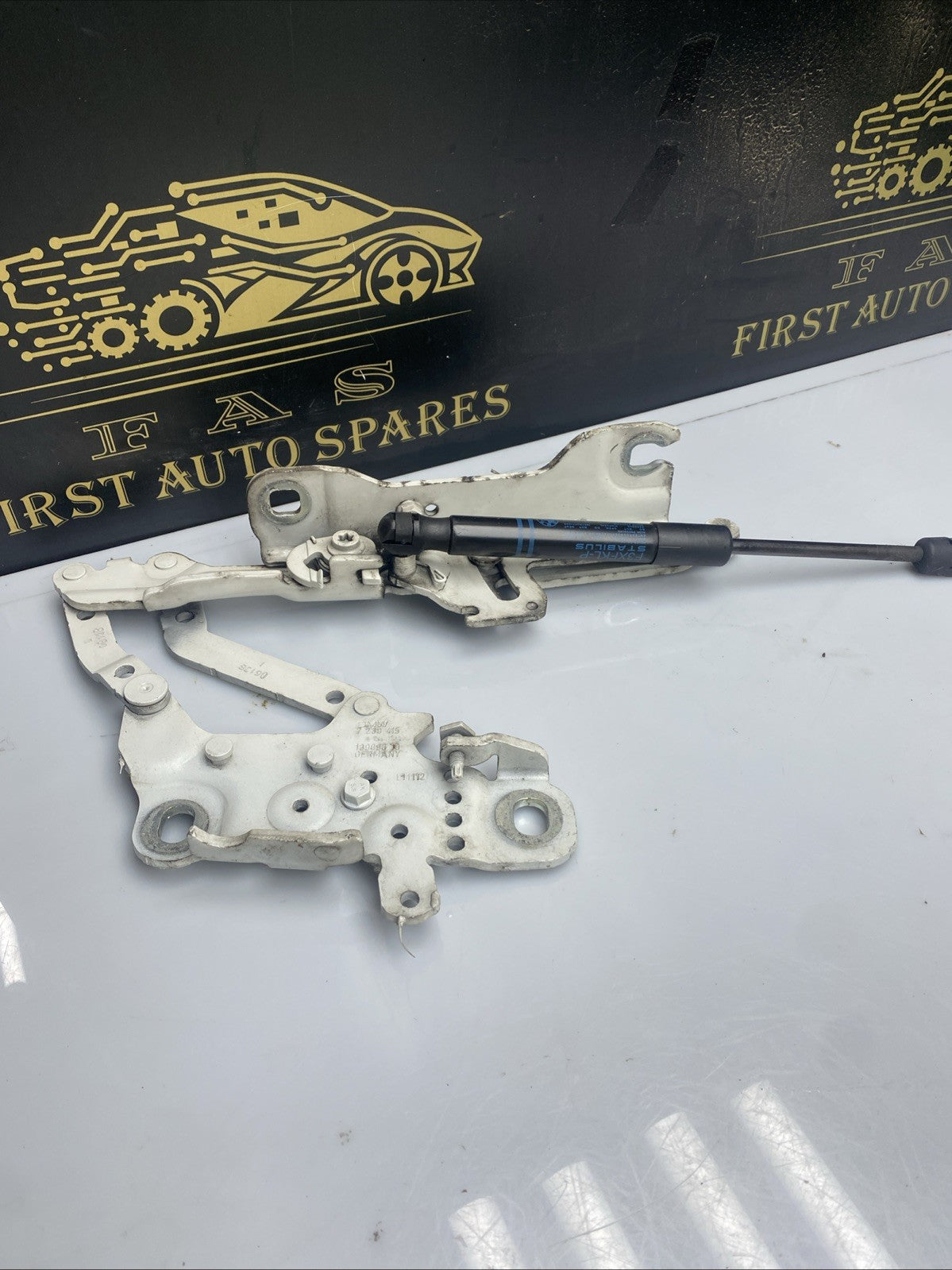 BMW 1 SERIES BONNET HINGE FRONT LEFT PASSENGER SIDE F20 2011-2015