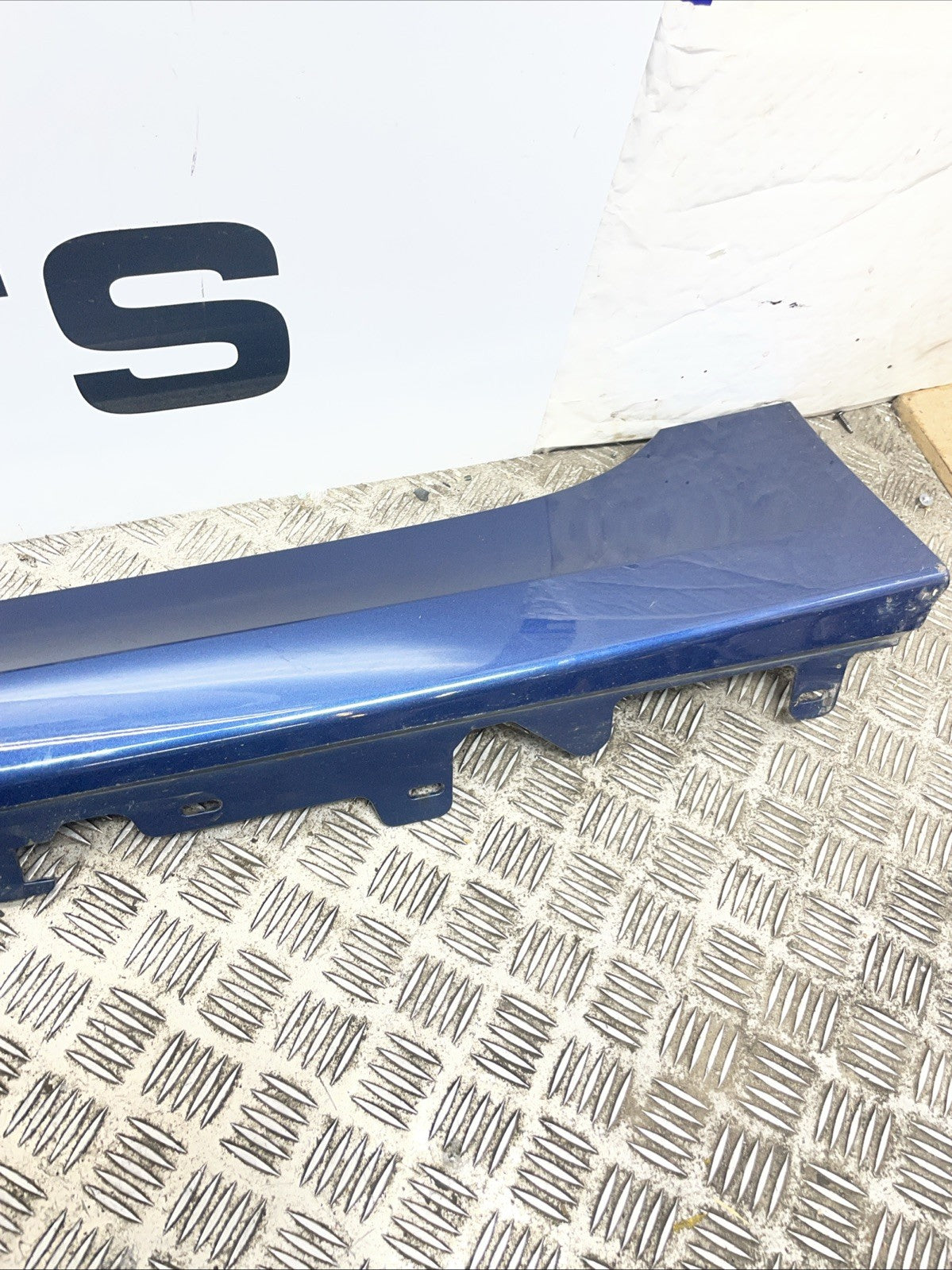 Bmw 5 series side skirt passenger left 2016-2023 m sport 8070341