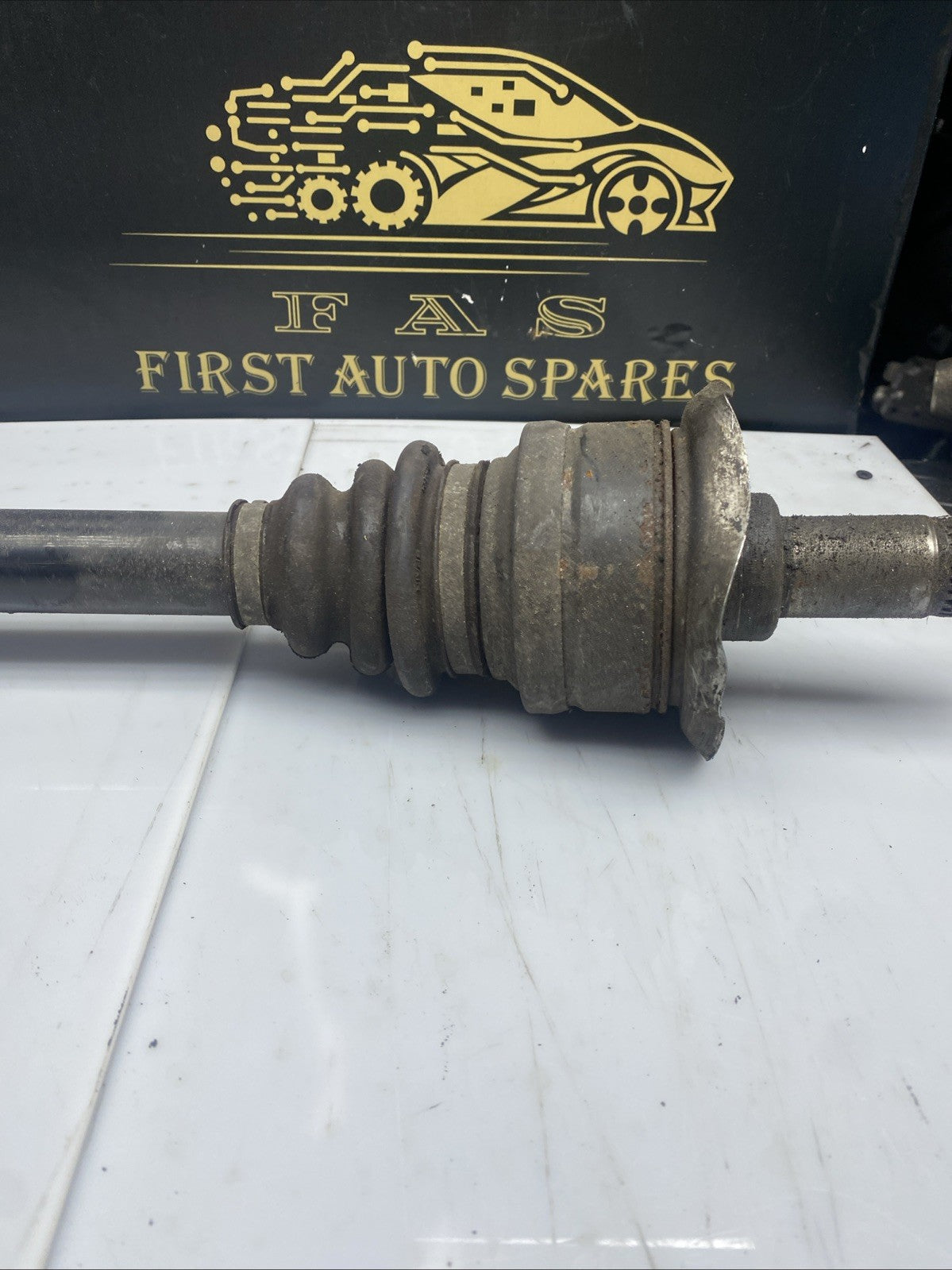 BMW 5 Series F10 F11 520d N47N Output Drive Shaft Right Driver O/S 7581028
