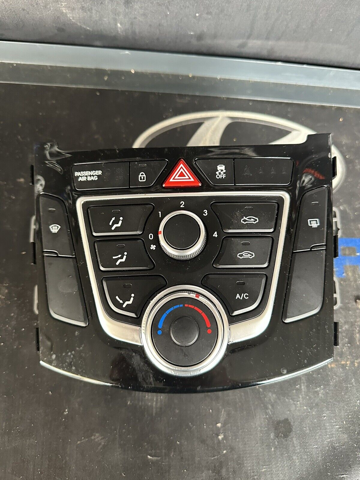 HYUNDAI I30 HEATER AC CLIMATE CONTROLS 97250A6041GU 12-17