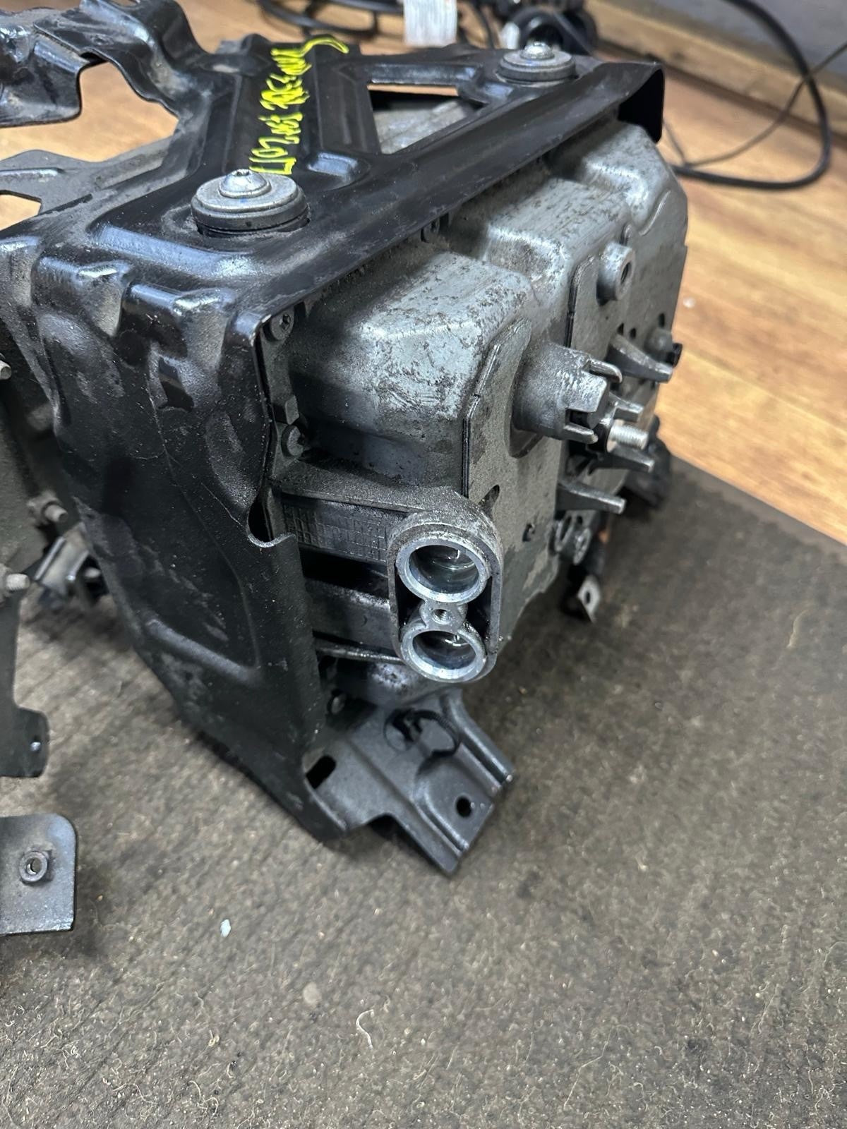 BMW 3 Series F30 330e Hybrid Voltage Converter Inverter & ECU 8679666 (2018)