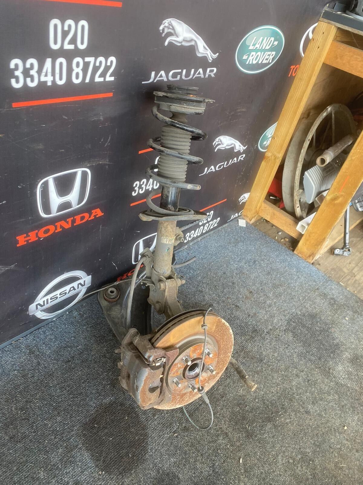 NISSAN JUKE 2018 N/S LEFT SUSPENSION LEG COMPLETE