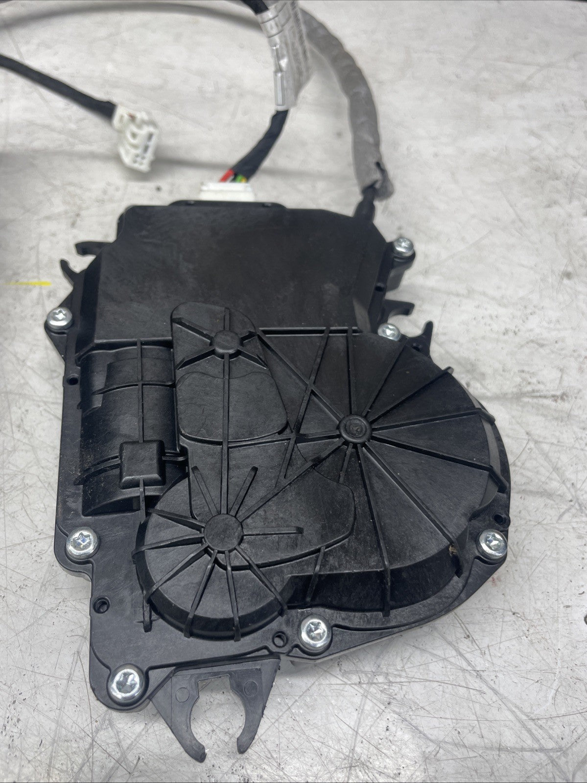 BMW X5 XDRIVE30D M SPORT AUTO F15 TAILGATE BOOT LOCK MECHANISM 163672-10
