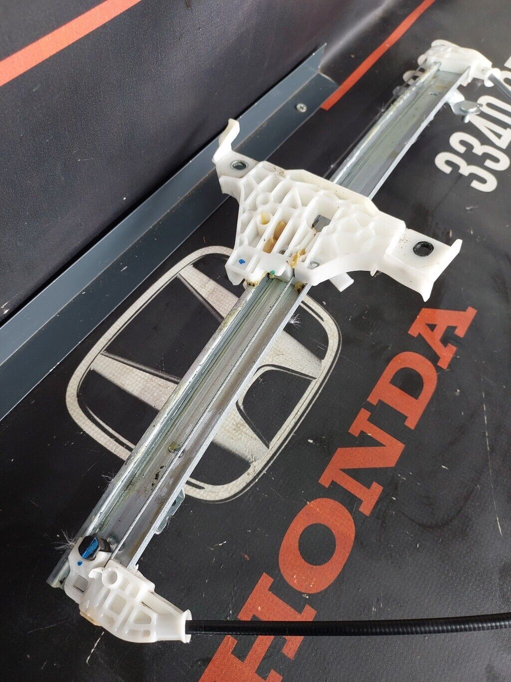 TOYOTA YARIS O/S REAR WINDOW MECHANISM 2021