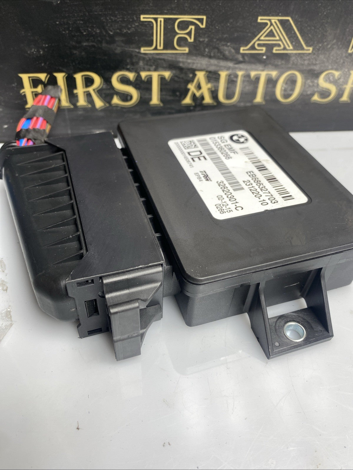 BMW 5 Series  F10 F11 Parking Brake Control Module 231220