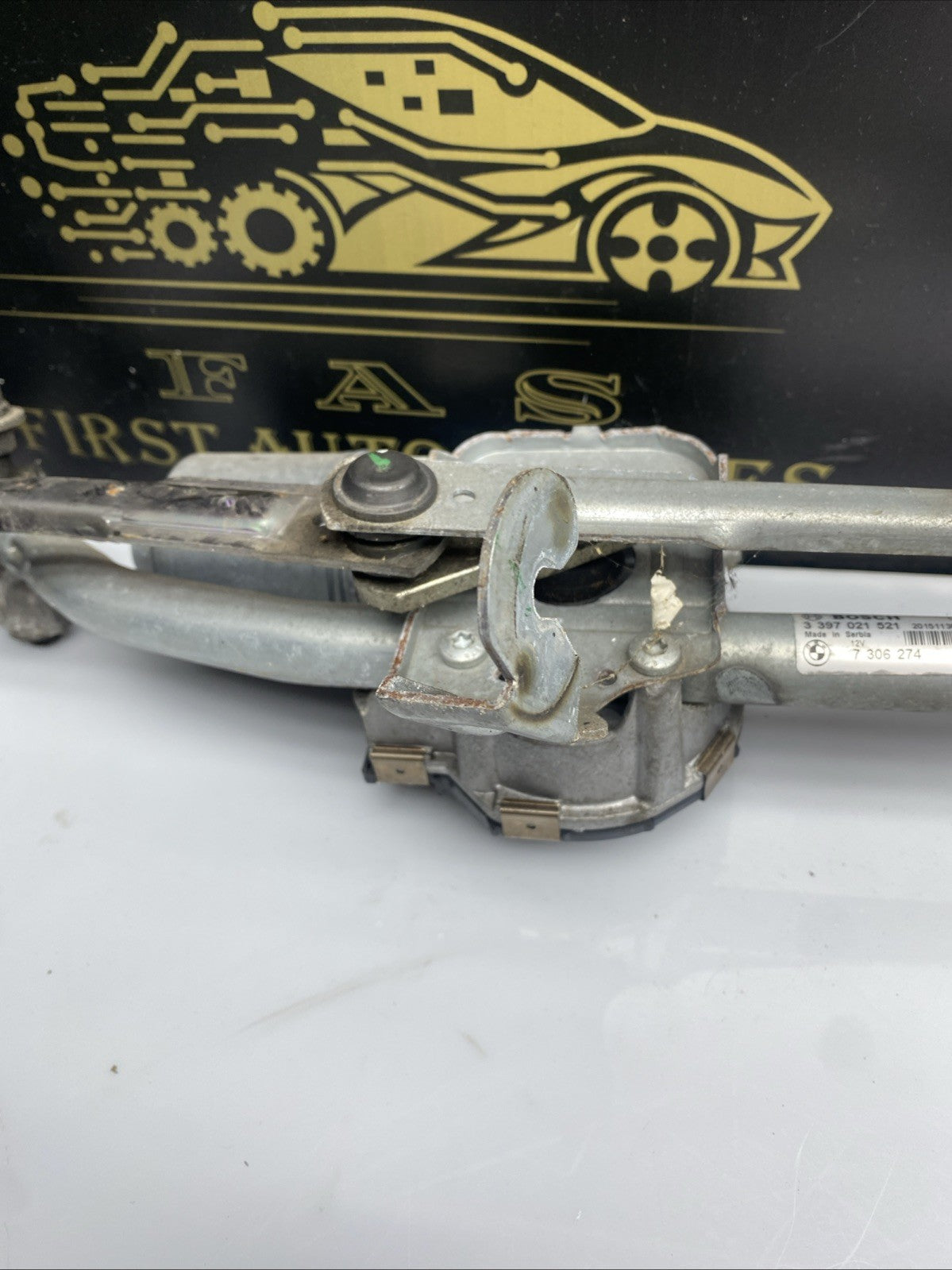 BMW 5 Series F10 F11 Front Windscreen Wiper Motor & Linkage  7308772