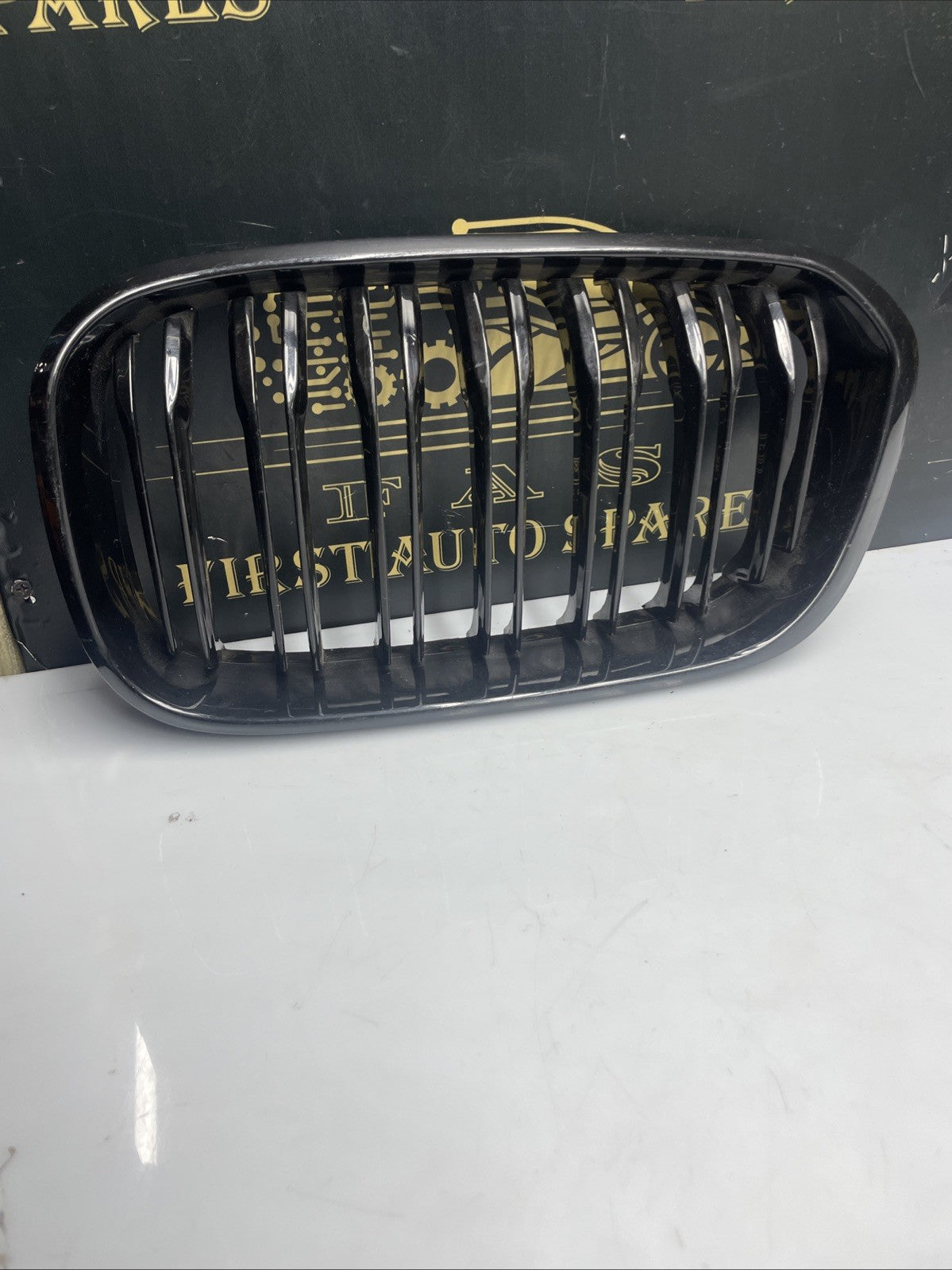 BMW 1 SERIES F20 F21 FRONT LEFT KIDNEY GRILLE 7371748