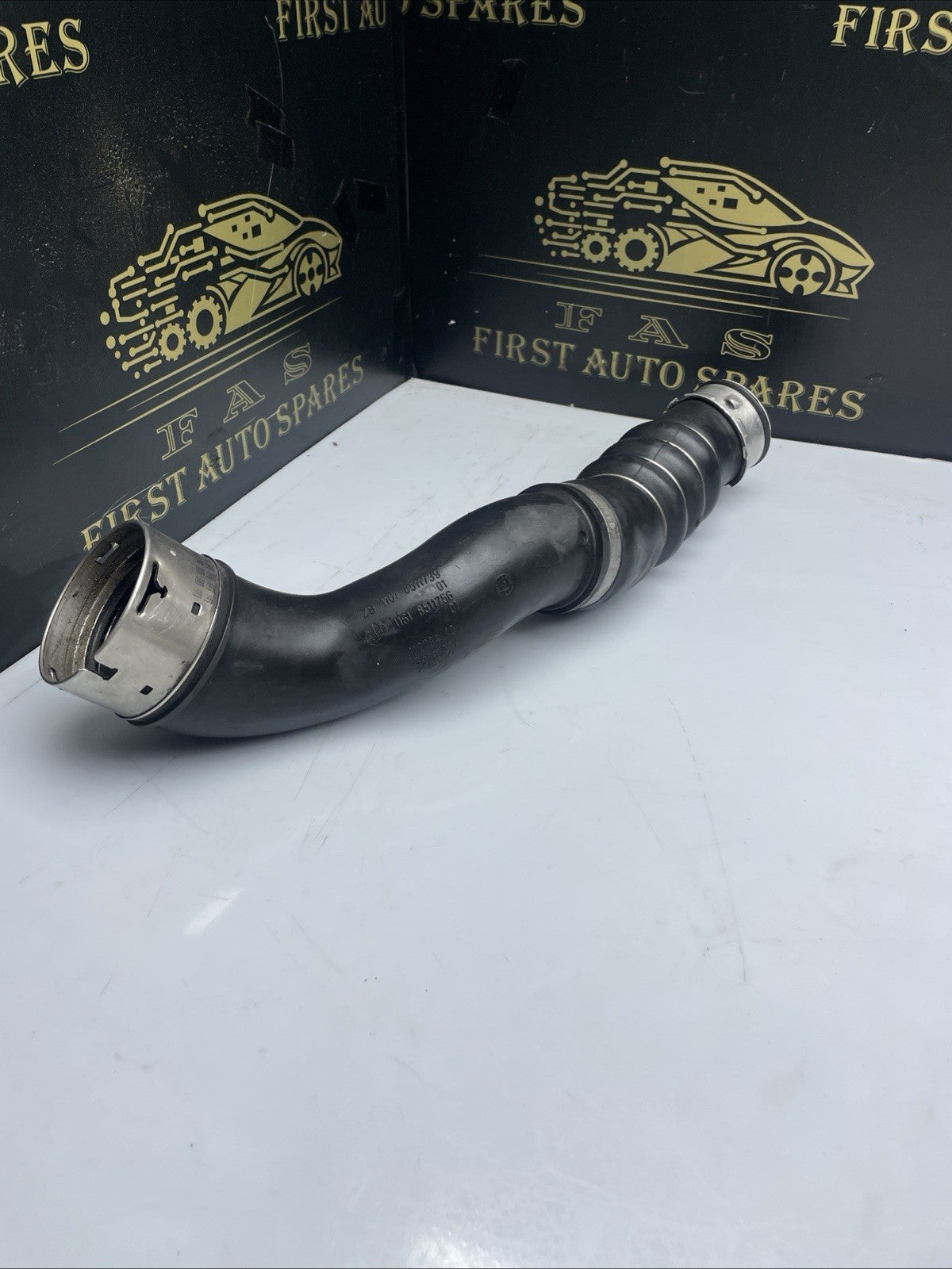 BMW 3 Series E90 E91 LCI N47N 320d Intercooler Charge Air Line 8511739