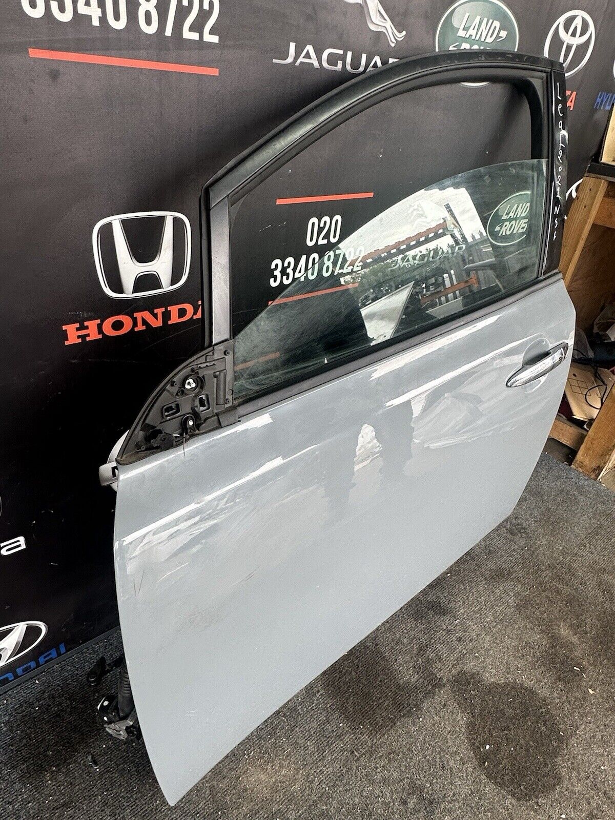 2021 NISSAN LEAF Lift Front Door