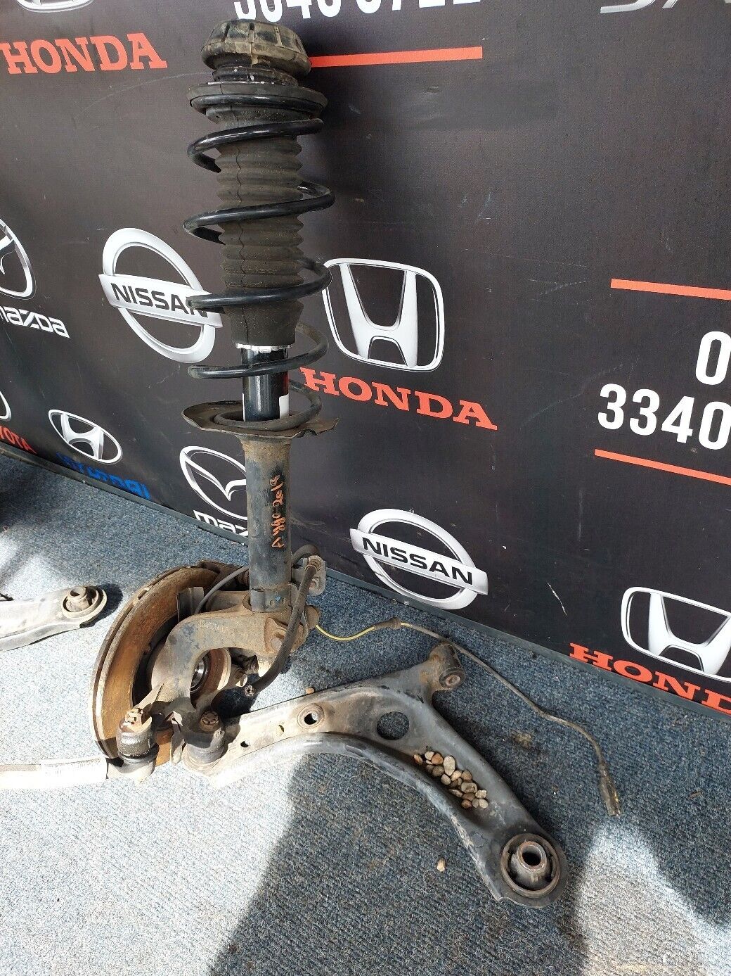 TOYOTA AYGO 2018 N/S FRONT COMPLETE SUSPENSION LEG LH