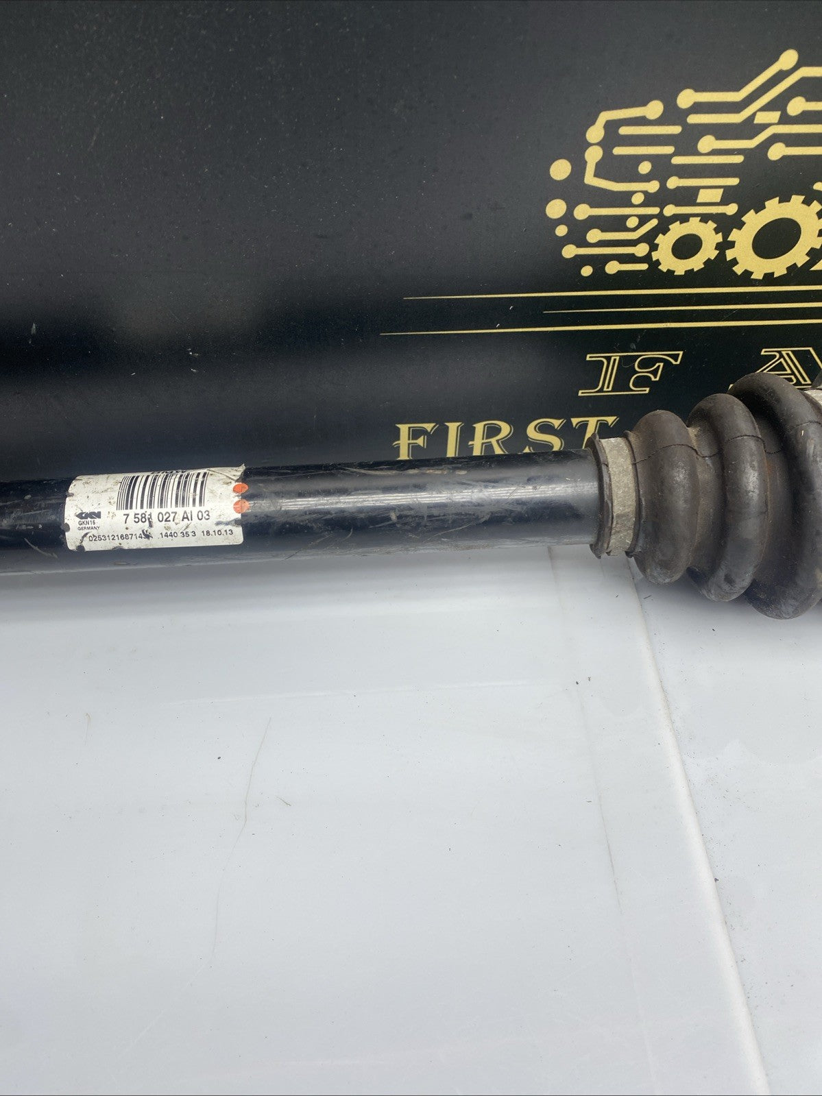 BMW 5 Series F10 F11 520d N47N Output Drive Shaft Left Passenger N/S 7581027
