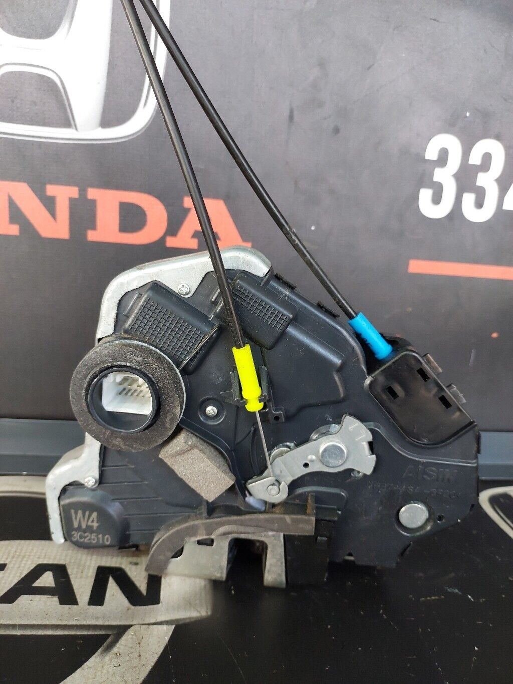 TOYOTA AURIS 14-19 N/S FRONT LEFT DOOR LOCK MECHANISM