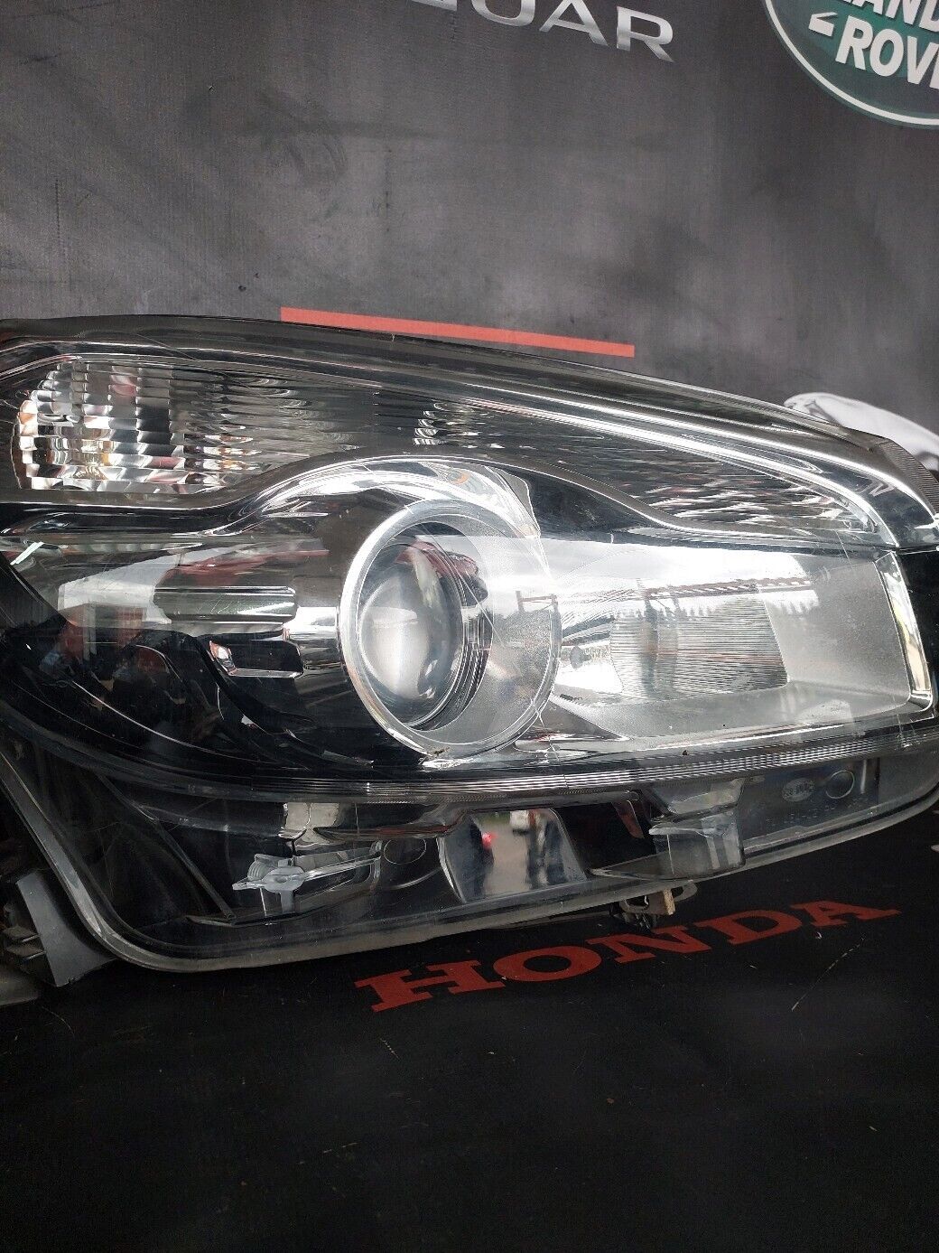 NISSAN QASHQAI O/S HEADLIGHT 2012
