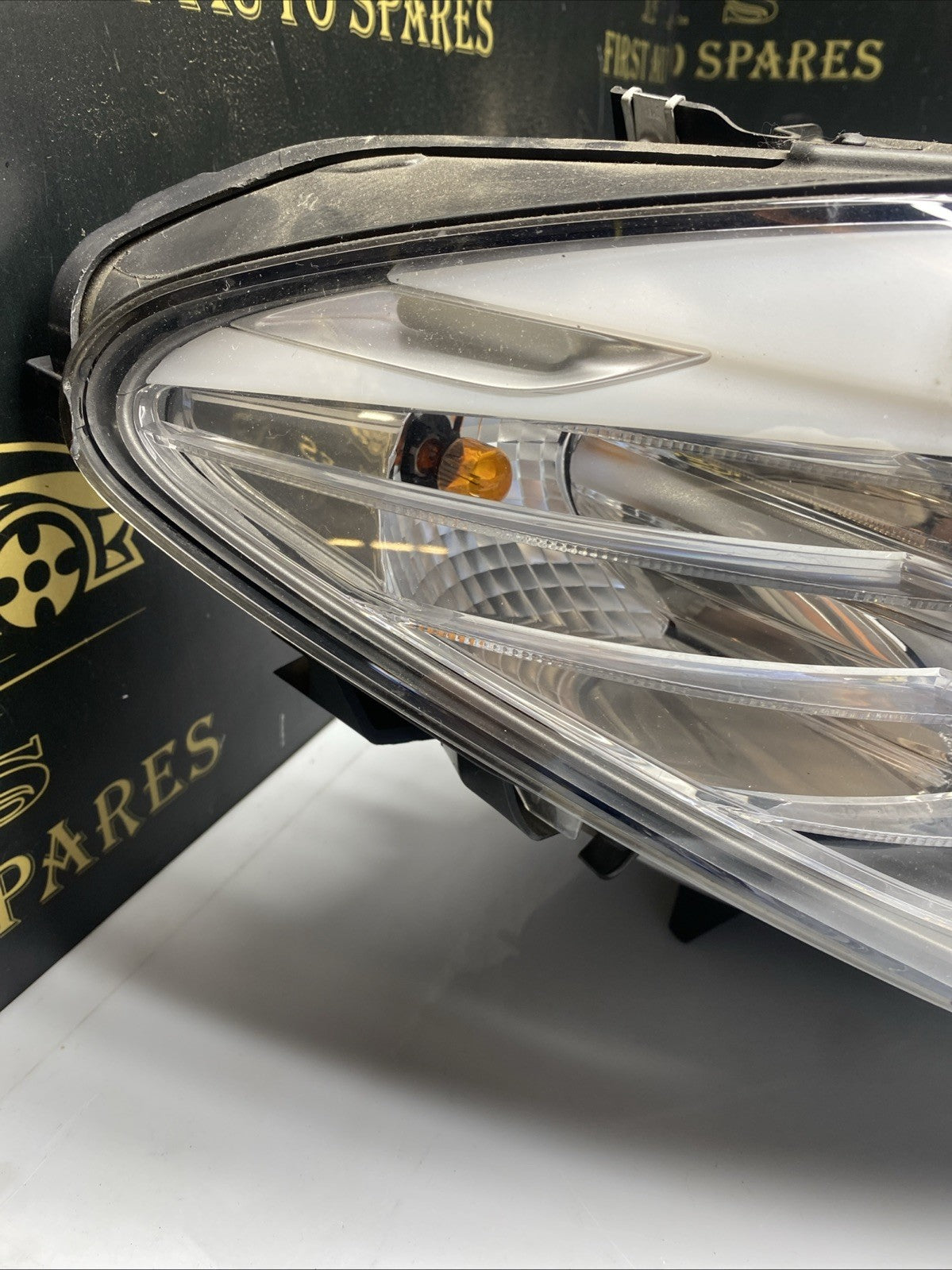 BMW 5 SERIES 2010-2013 HEADLIGHT DRIVER RIGHT SIDE 1LL010131-04 (P70)