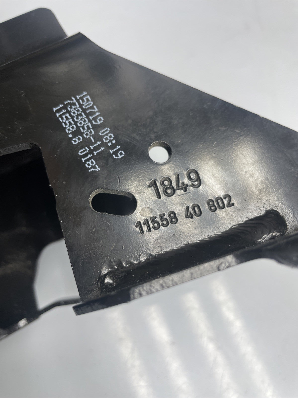 BMW 5 G30 G31 G38 2019 Front right headlight headlamp mounting bracket 7383858