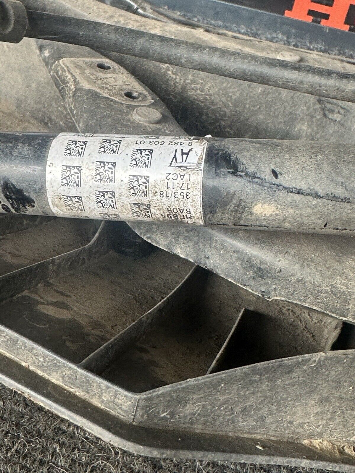 BMW 3 SERIES G20 LEFT SIDE SUSPENSION LEG COMPLETE