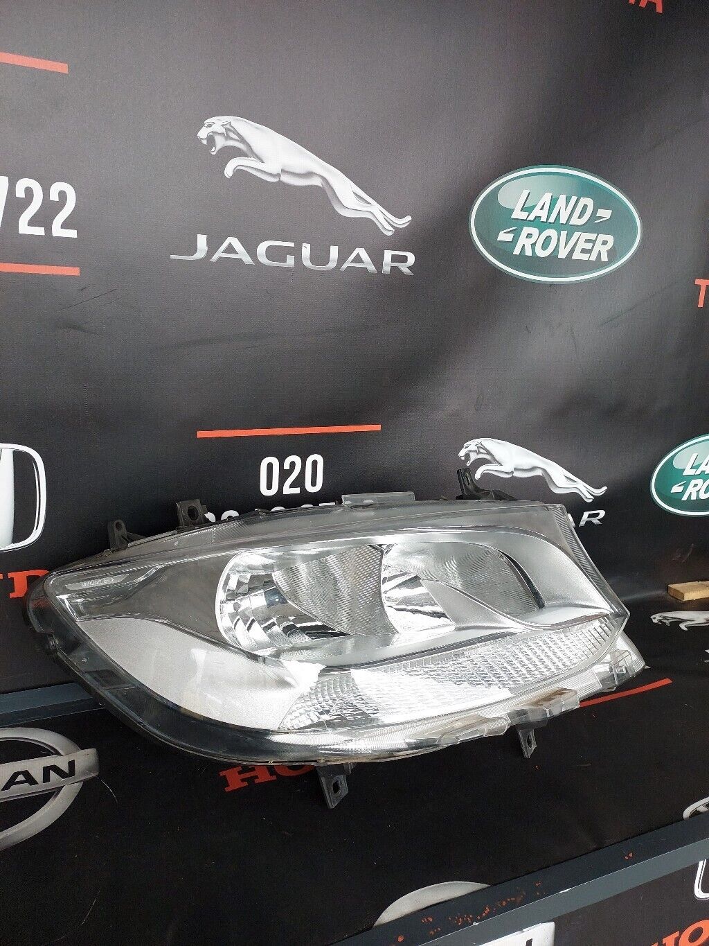 MERCEDES SPRINTER VAN 2021 O/S FRONT HEADLIGHT RH