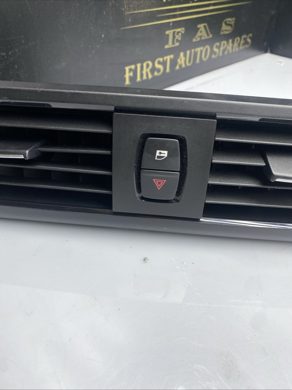 BMW 1 Series F20 F21 Fresh Grille Dashboard Centre Dash Air Vent Black 9205357