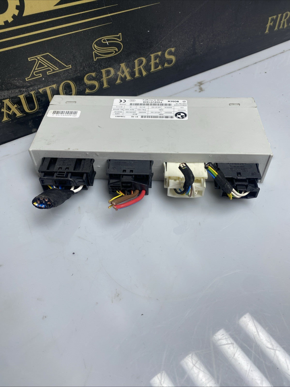 BMW 5 SERIES F10 F11 TAILGATE CONTROL MODULE ECU 7394651 2014