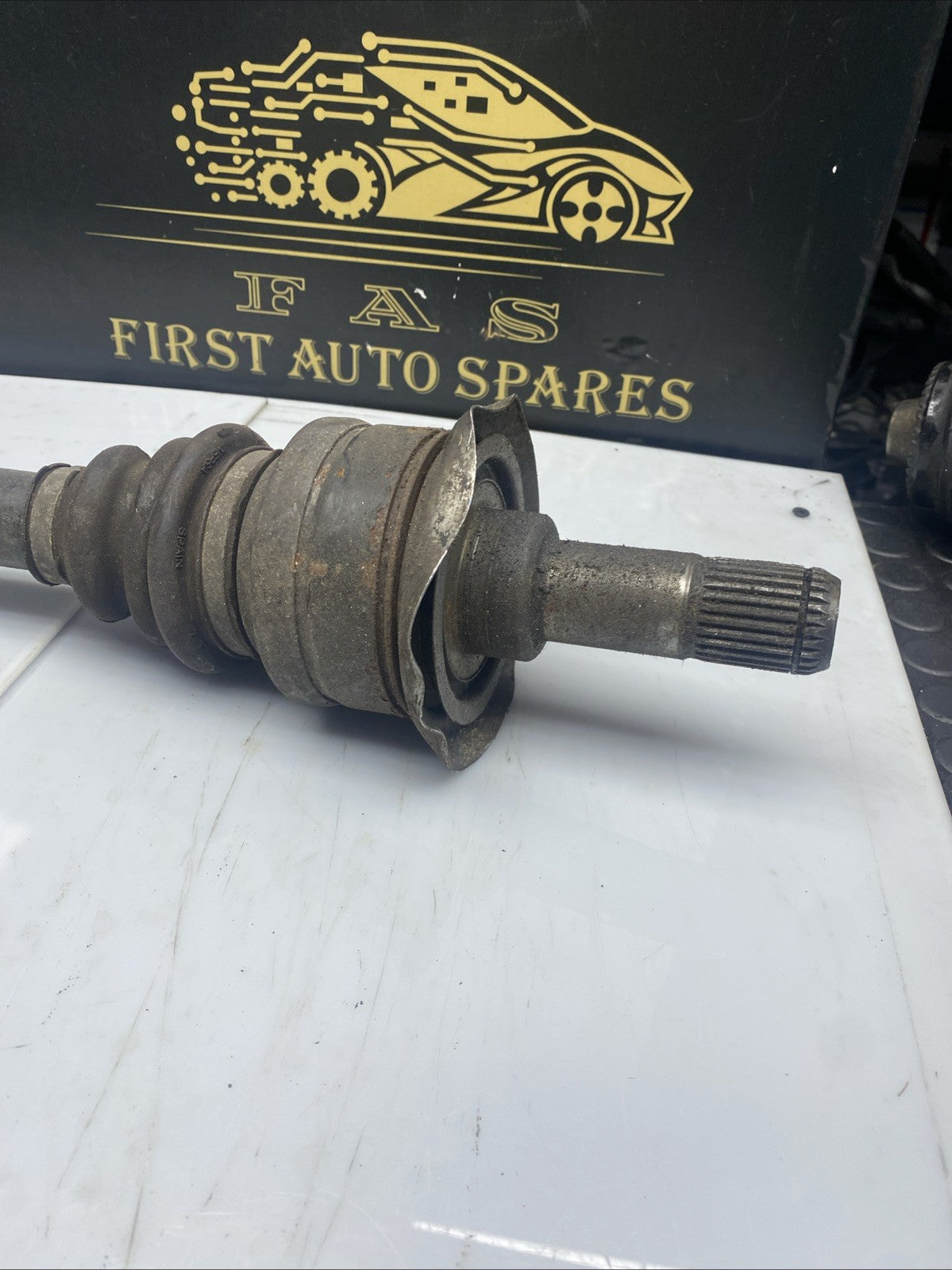 BMW 5 Series F10 F11 520d N47N Output Drive Shaft Right Driver O/S 7581028