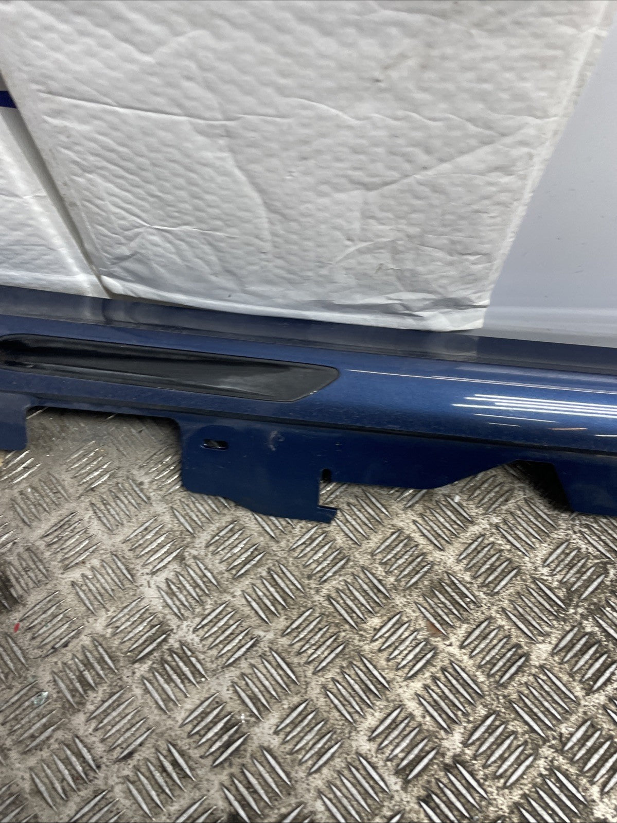 Bmw 5 series side skirt passenger left 2016-2023 m sport 8070341