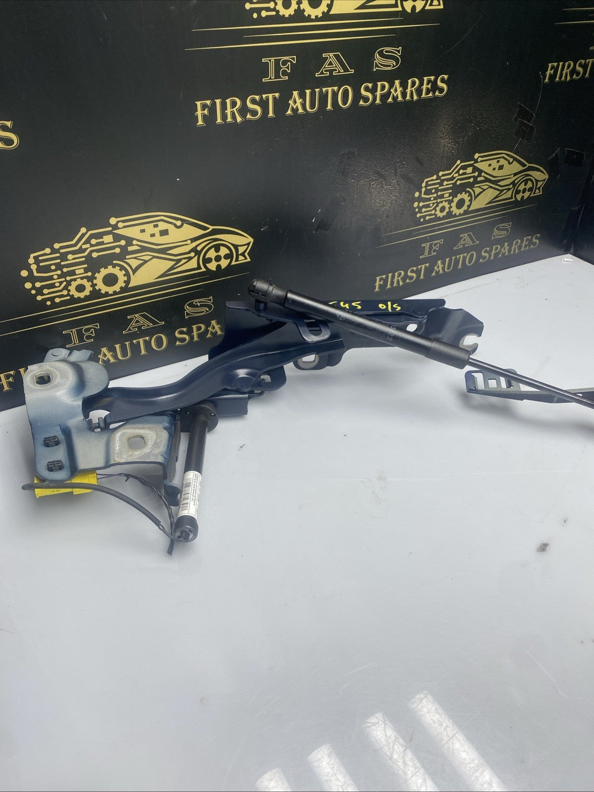BMW 2 SERIES F45 F46 2015-2021 BONNET HINGE AND ACTUATOR LEFT N/S PASSENGER