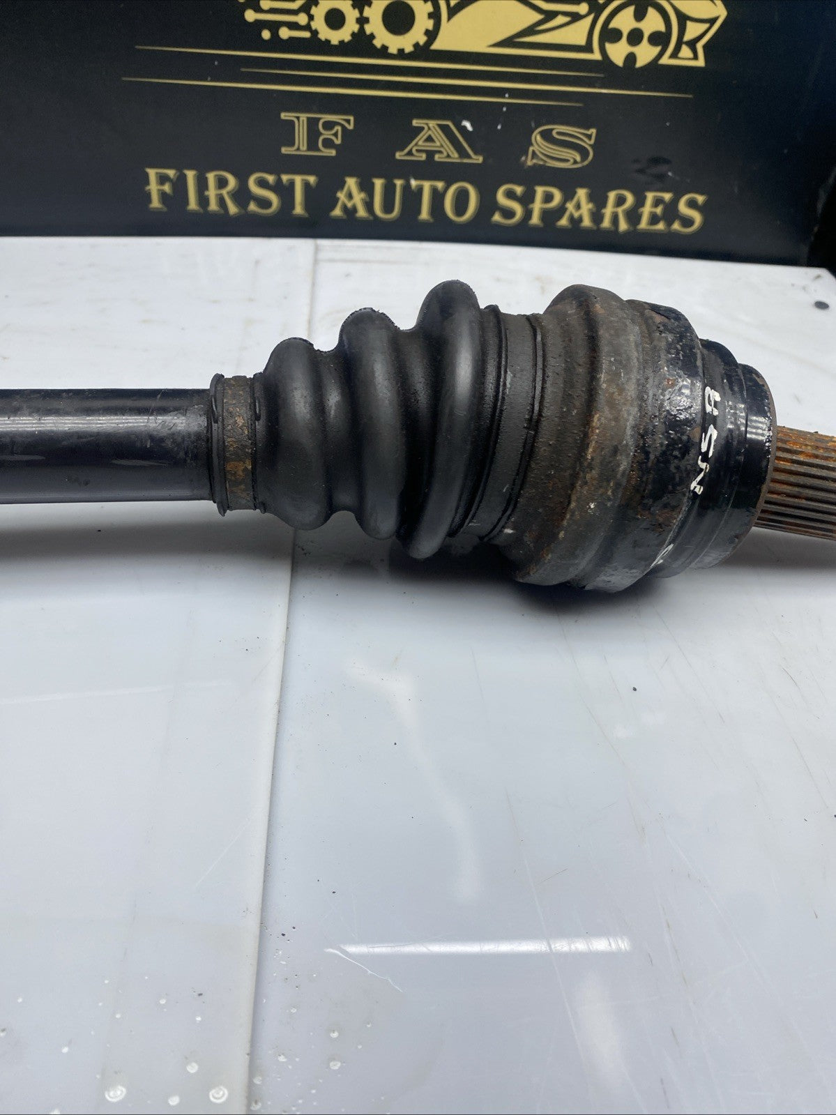 BMW 5 Series F10 F11 520d N47N Output Drive Shaft Left Passenger N/S 7581027