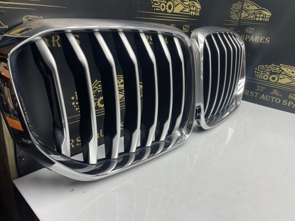 BMW G05 X5 2017-2023 Front Grille Kidney Grill Chrome Silver Genuine 7454887