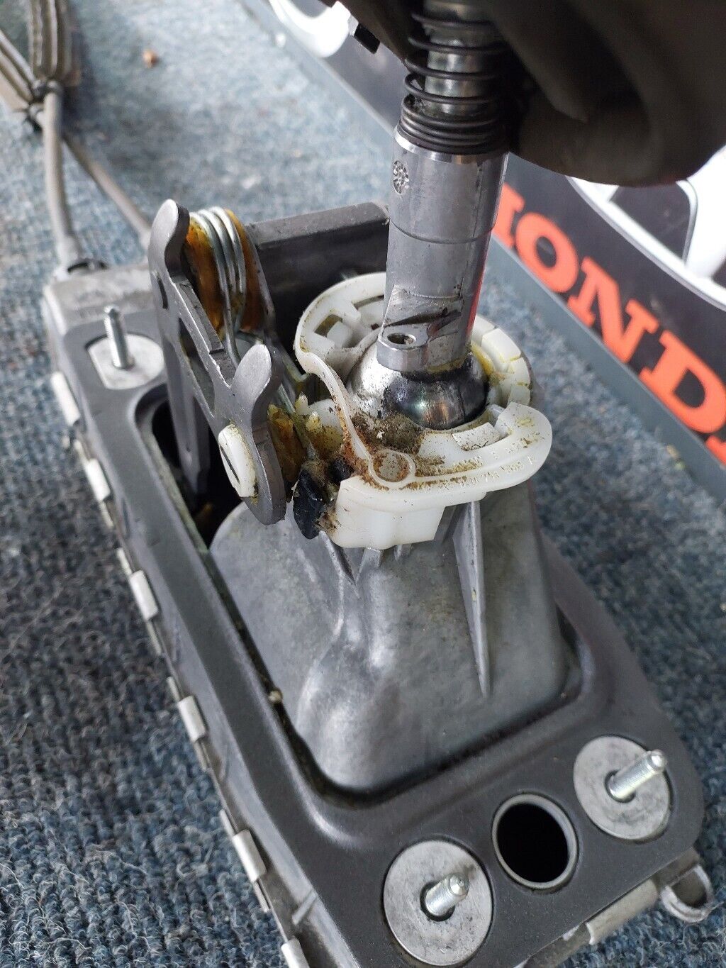 VOLKSWAGEN GOLF MANUAL GEAR SELECTOR MECHANISM & LINKAGE 2010