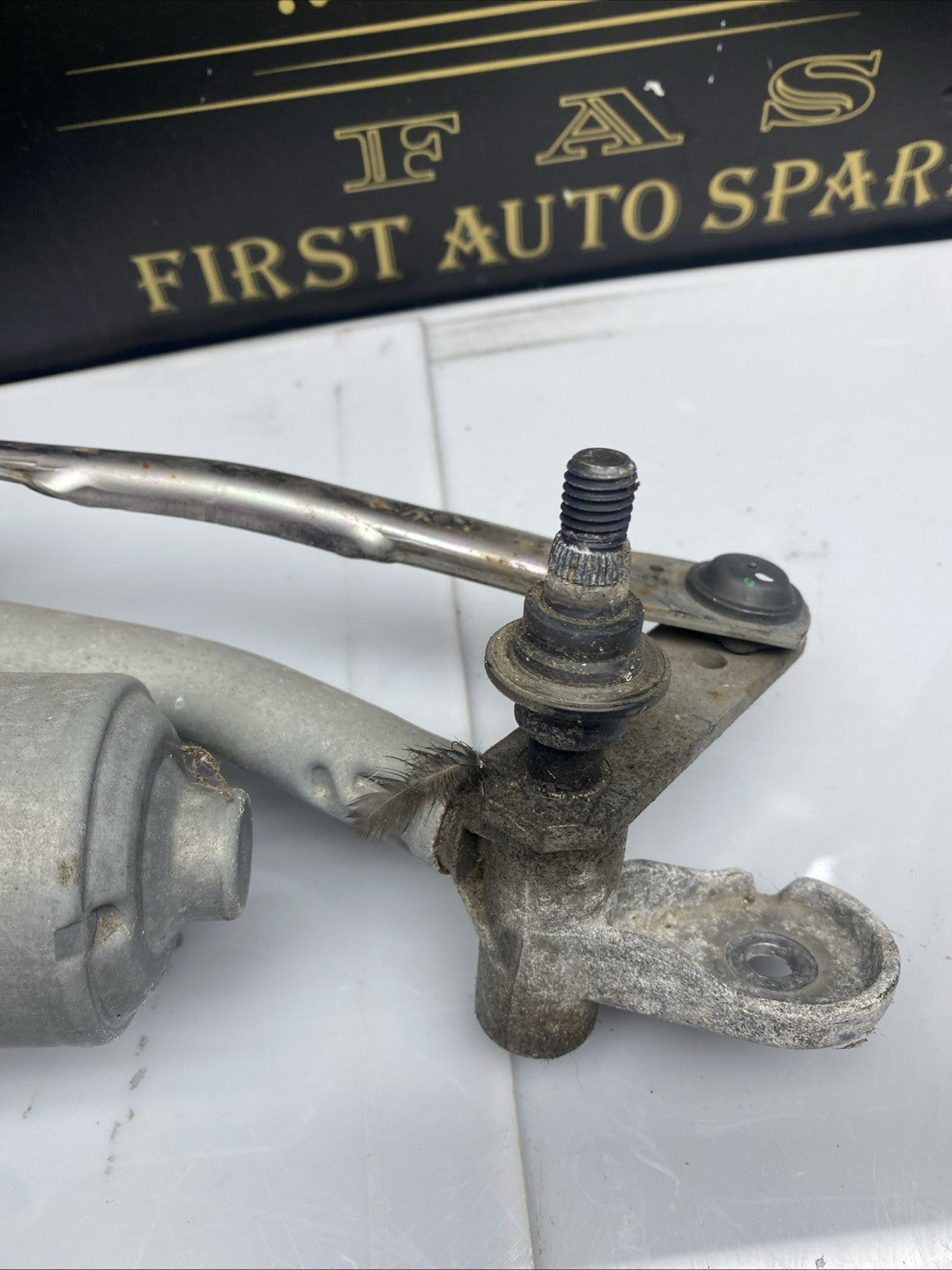 BMW 5 Series F10 F11 Front Windscreen Wiper Motor & Linkage  7308772