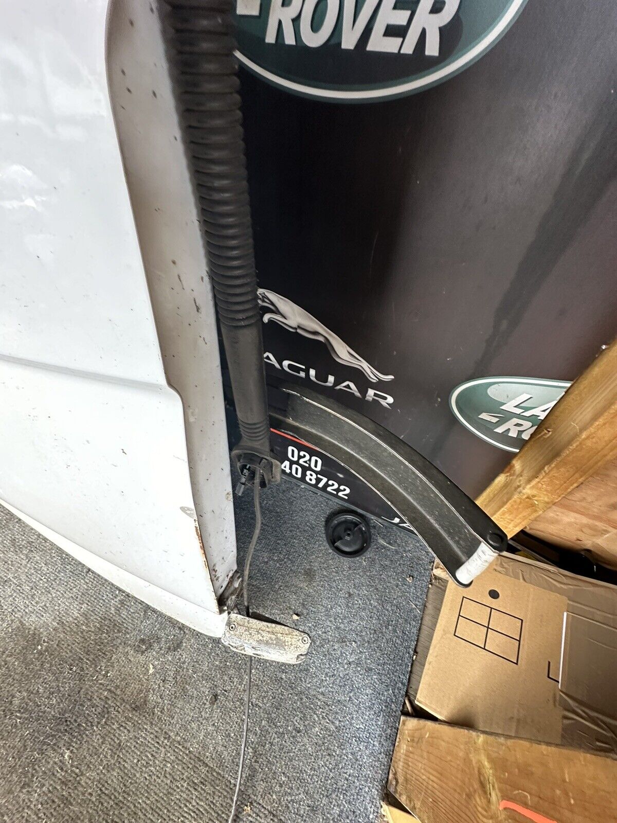 MERCEDES SPRINTER W906 NSR PASSENGER SIDE REAR DOOR COMPLETE WHITE