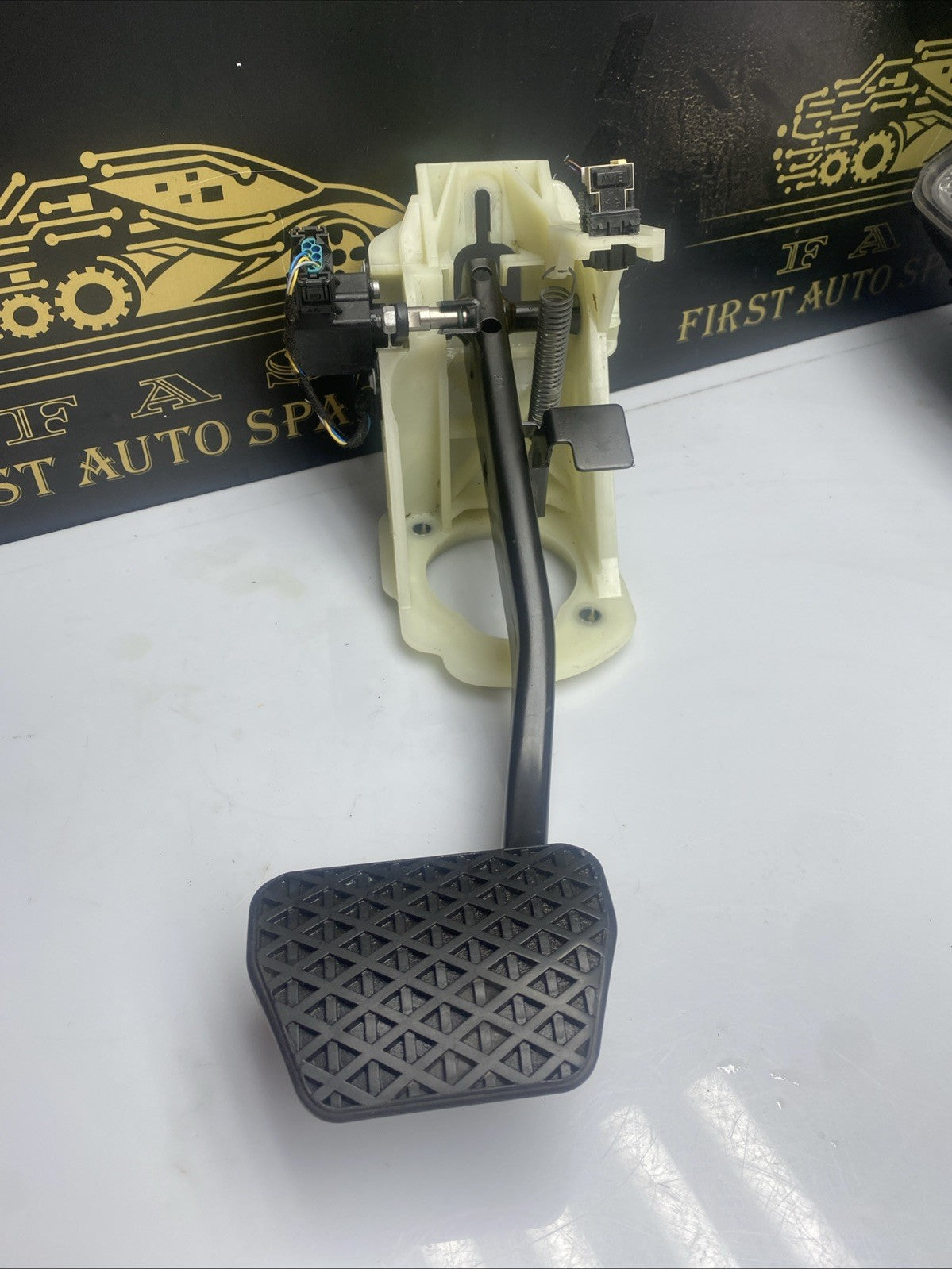 BMW 320D F30 BRAKE PEDAL 678711 AUTOMATIC 2.0D 2013